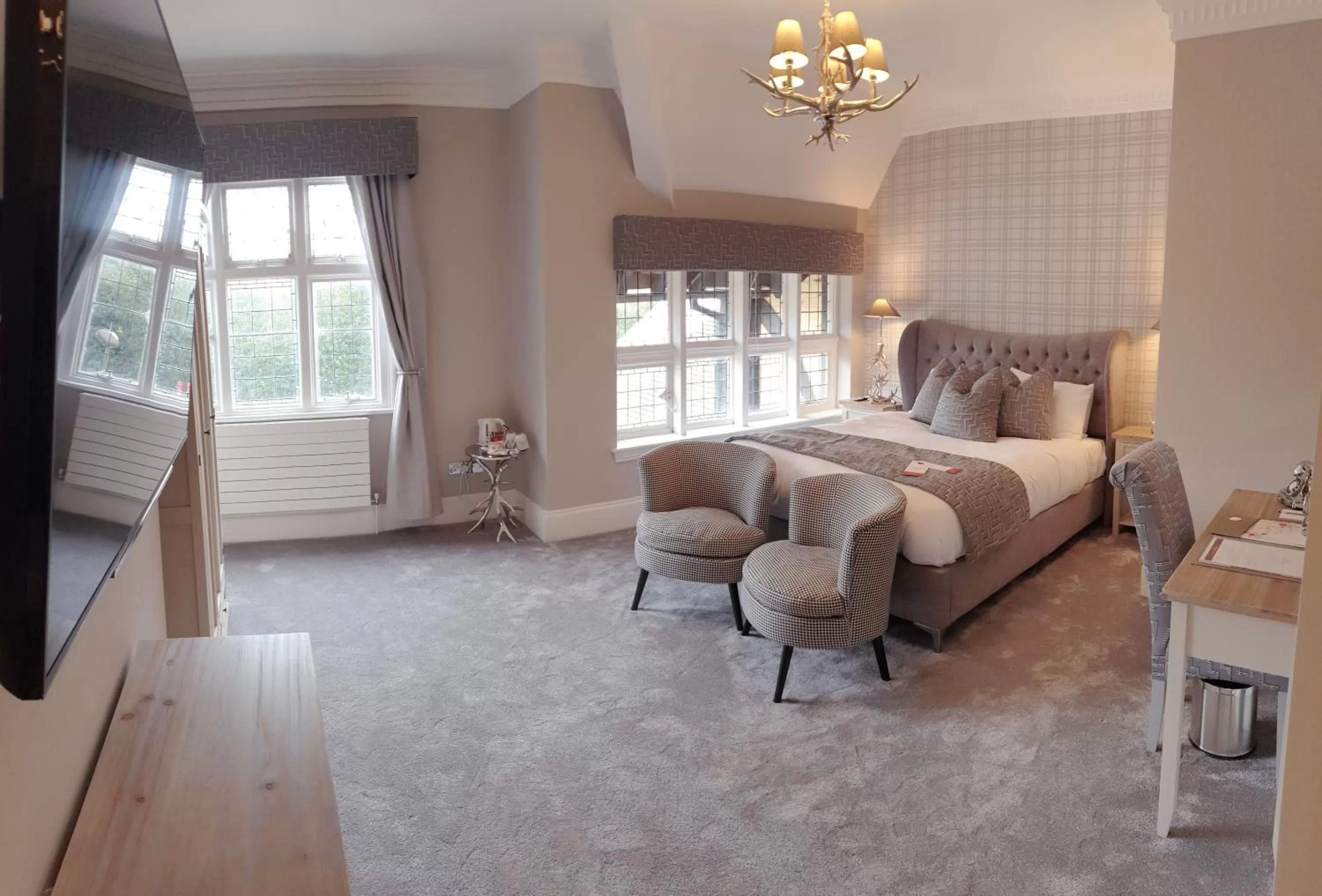 Photo of the whole room in De Rougemont Manor