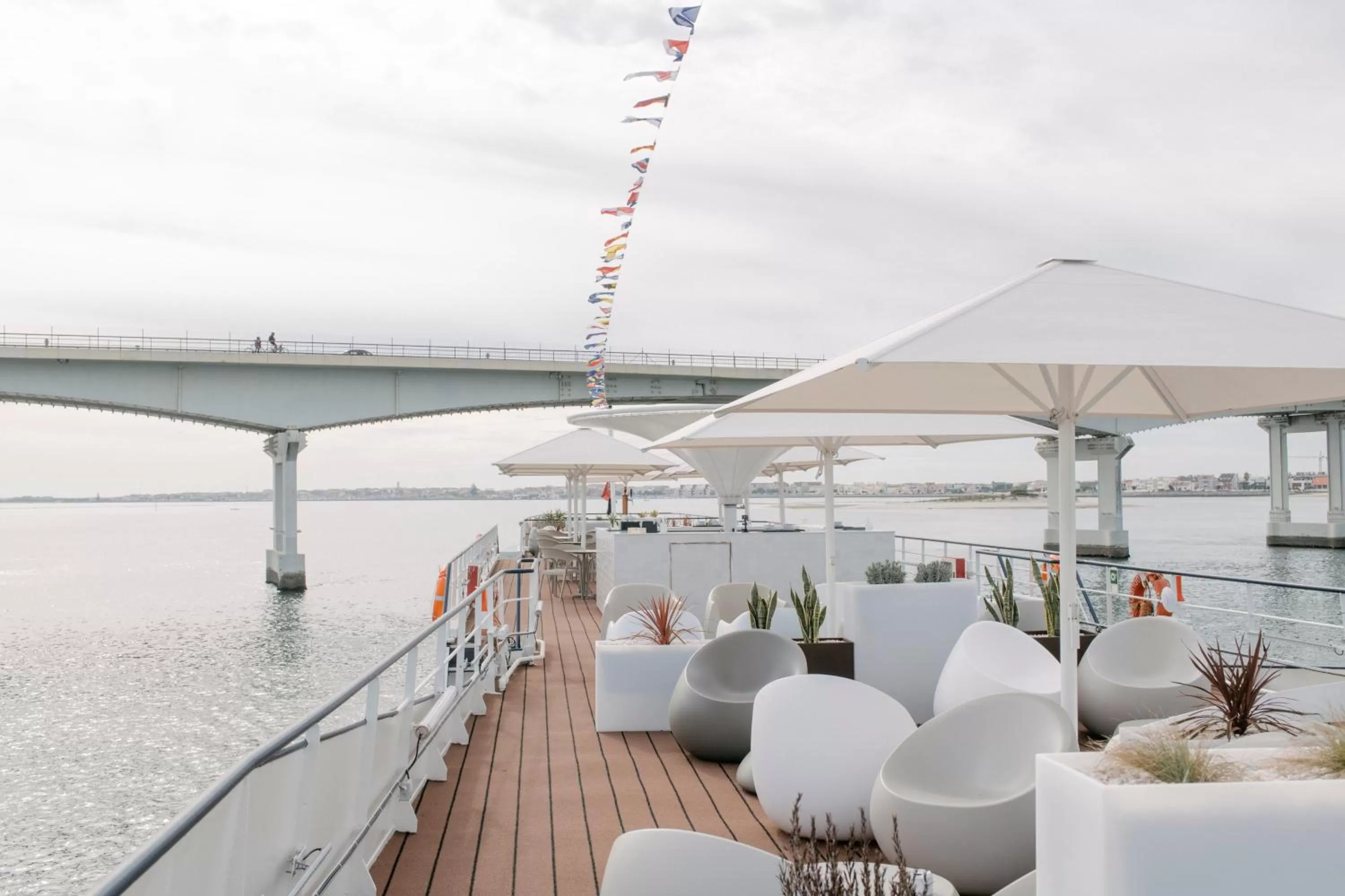 Balcony/Terrace in Costa do Sal Hotel Boat Lounge