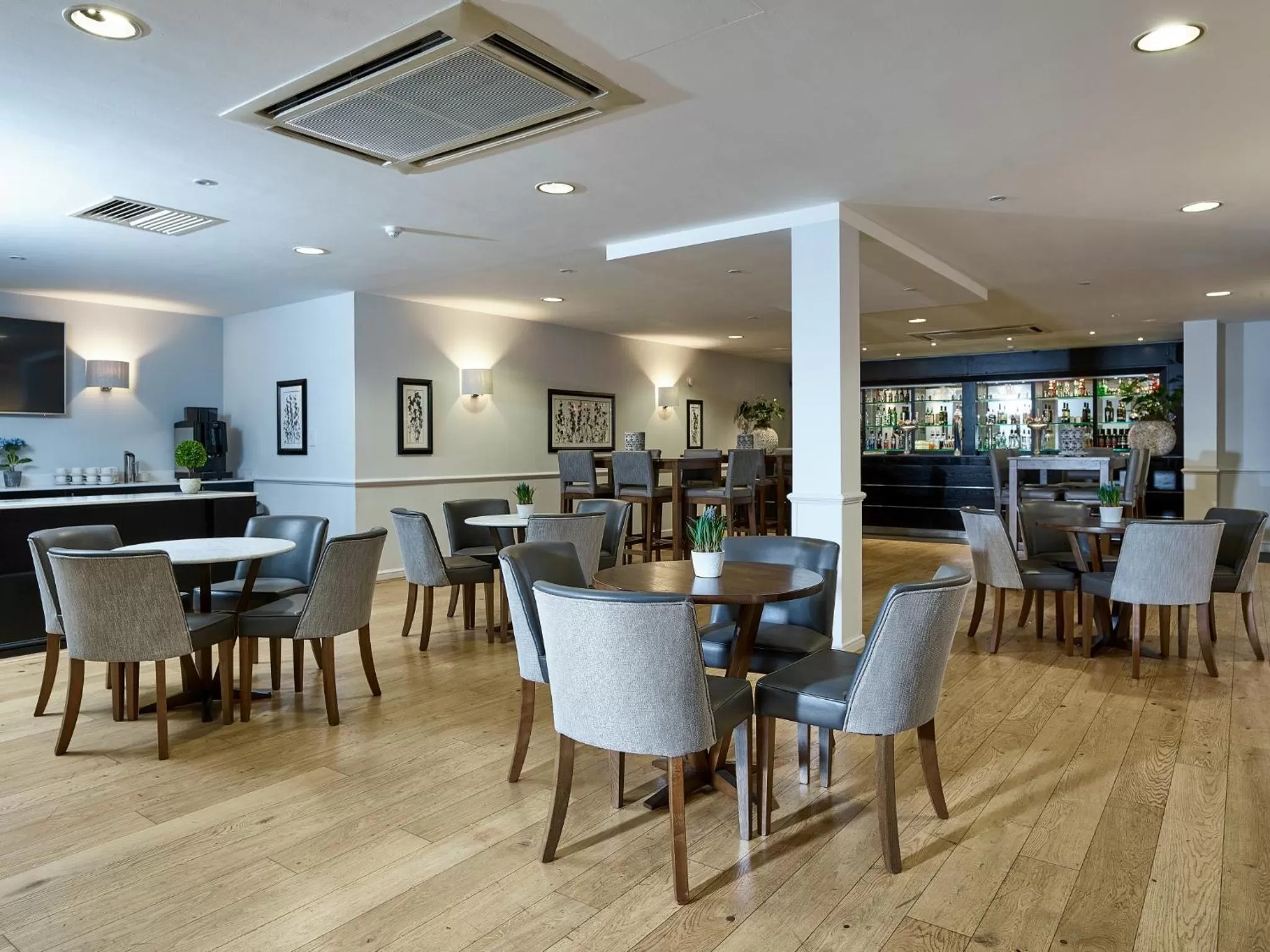 Lounge or bar in Staverton Park Hotel & Golf Club
