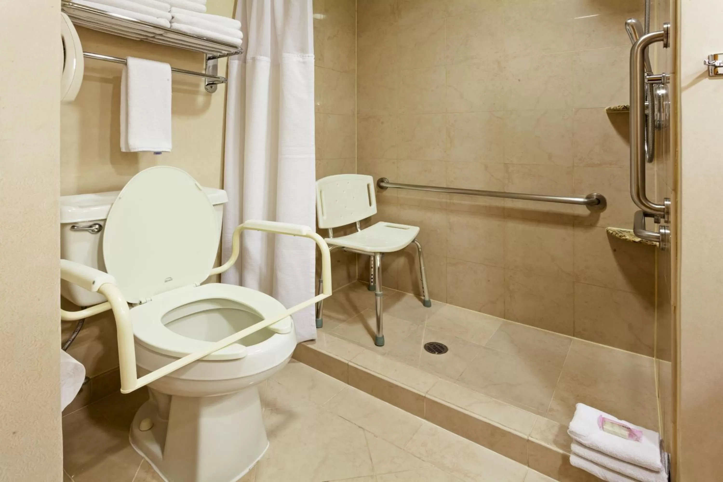 Photo of the whole room in Crowne Plaza Torreon by IHG