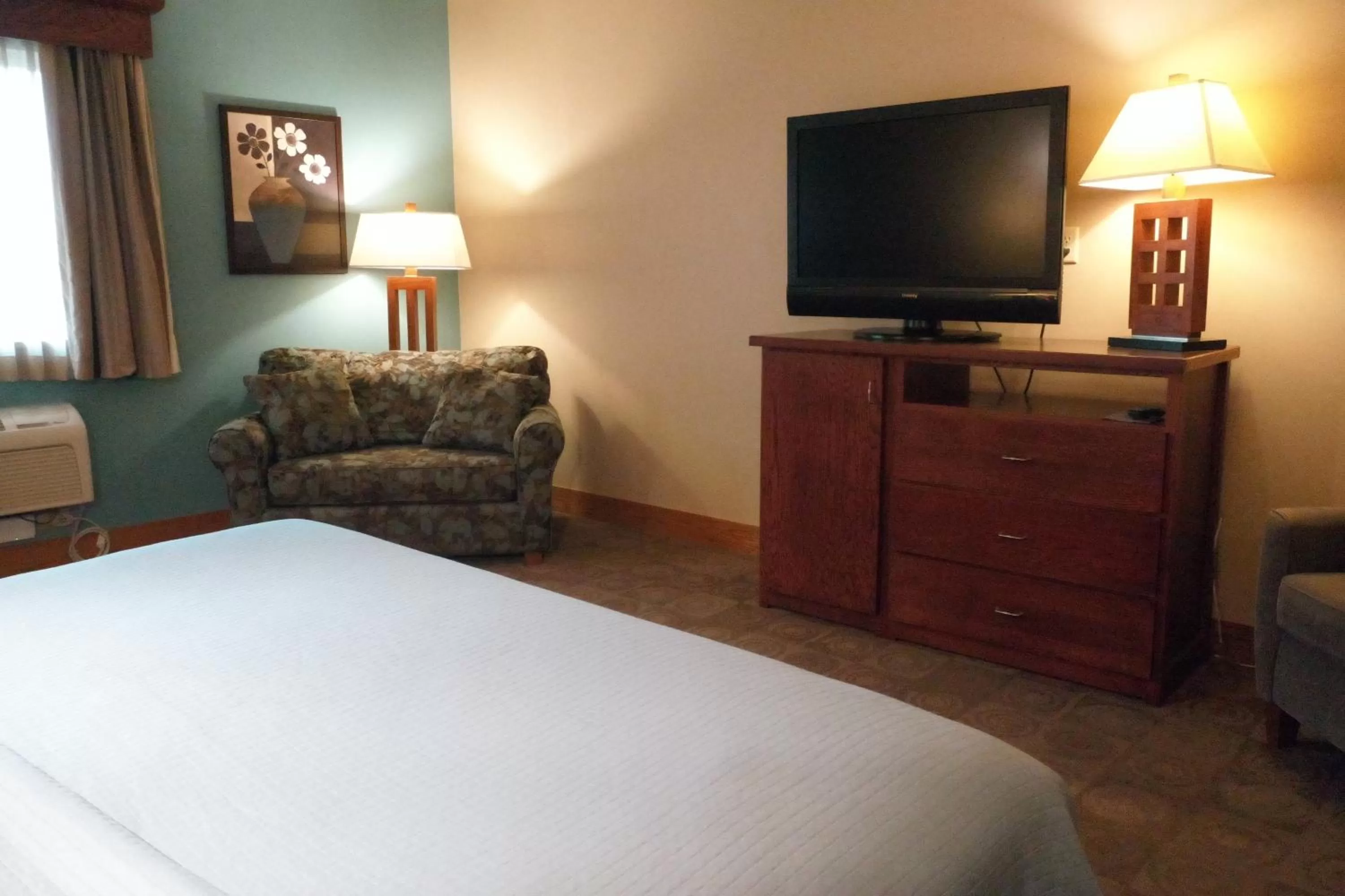 Bed in Timberlake Lodge