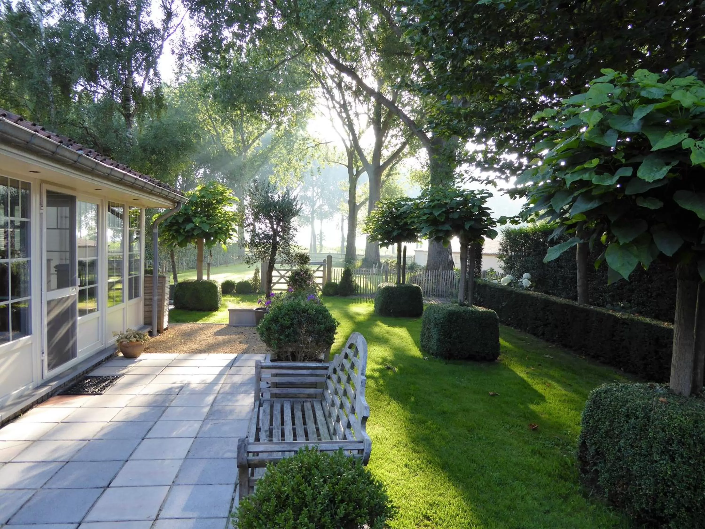 Garden view in Boutique hotel Het Bloemenhof