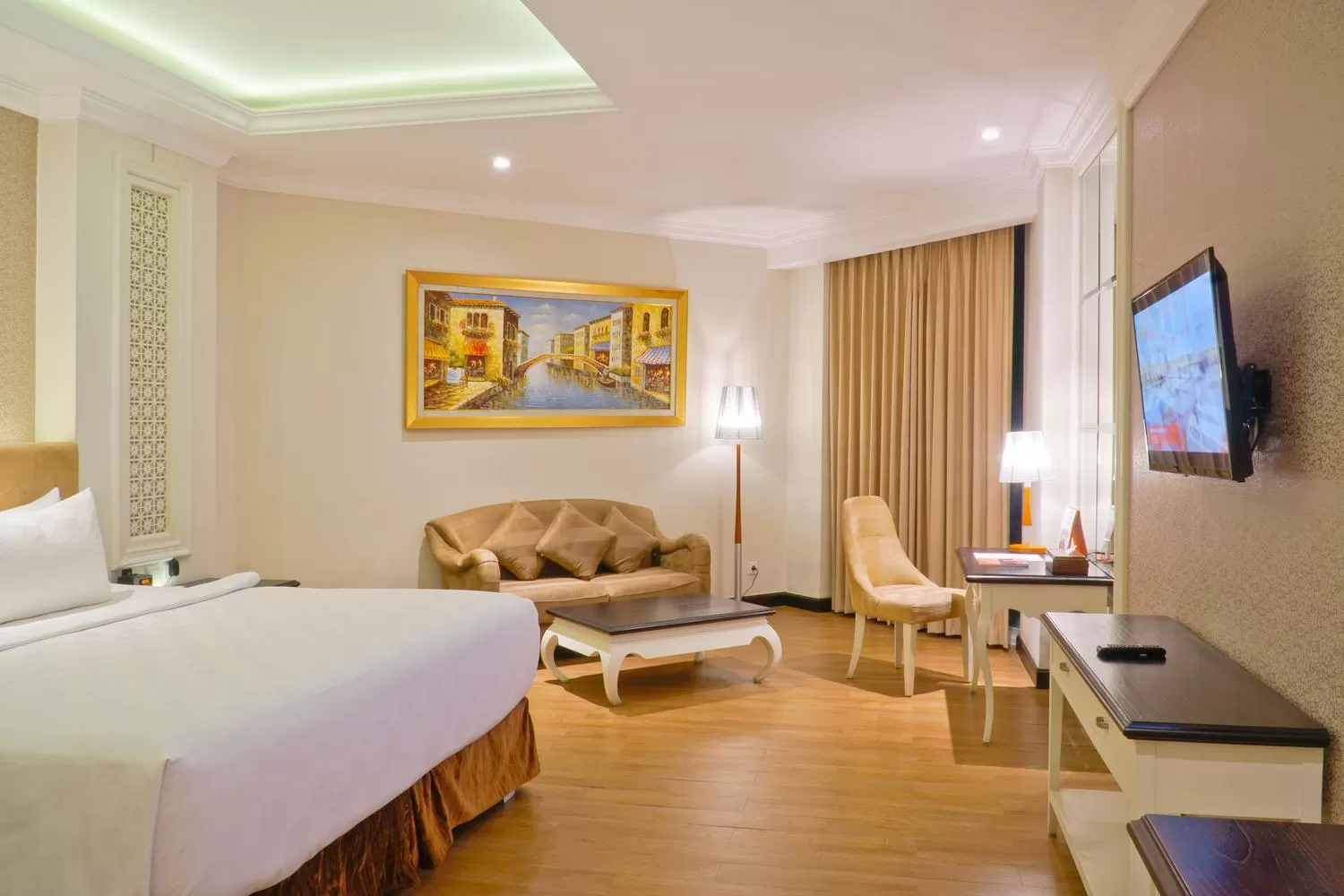 Bedroom, Bed in Swiss-Belhotel Lampung