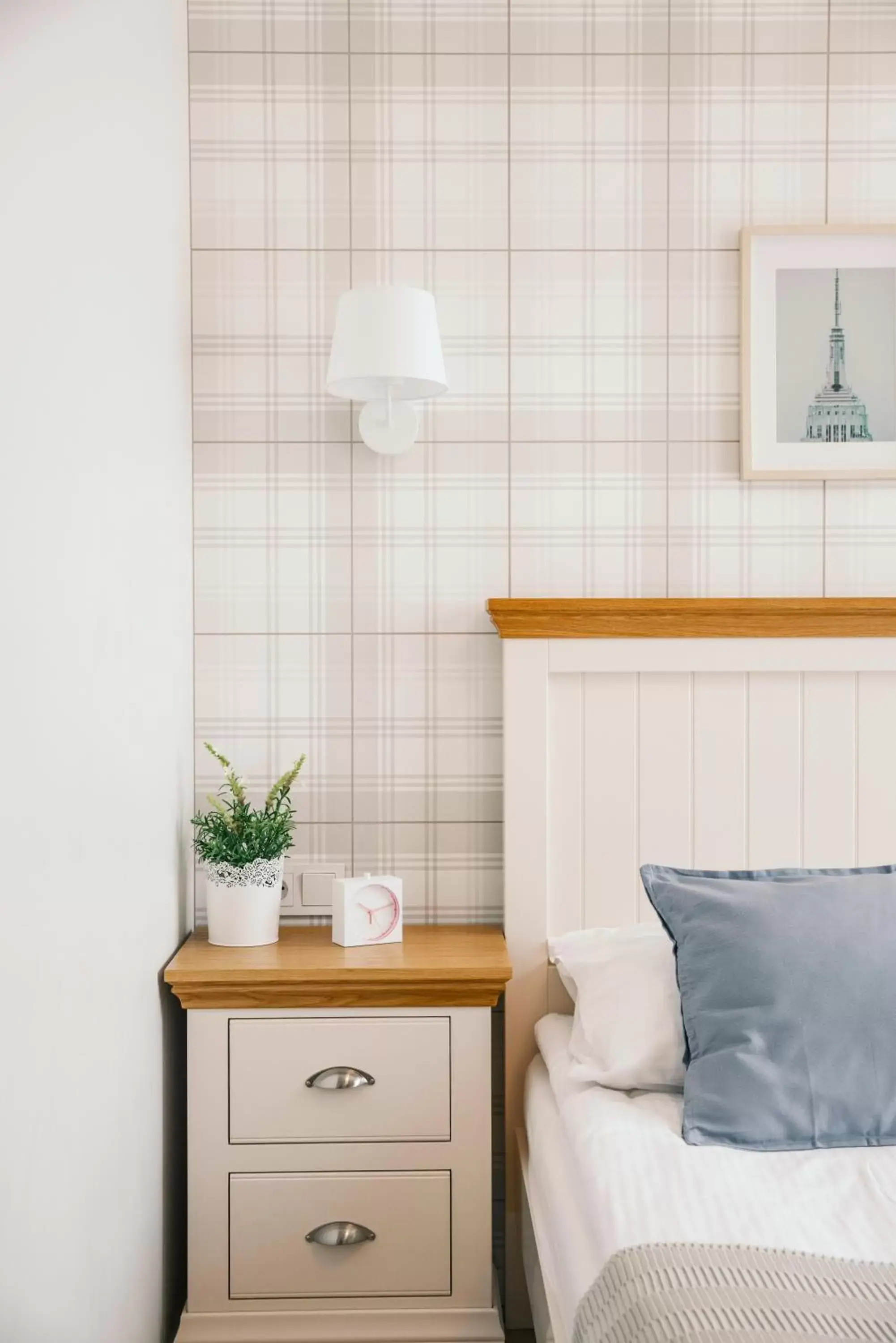 Medium Deluxe Room in J14A I Rooms & Apartments AUTOMATED SELF CHECK-IN Medium Deluxe Room in J14A I Rooms & Apartments AUTOMATED SELF CHECK-IN