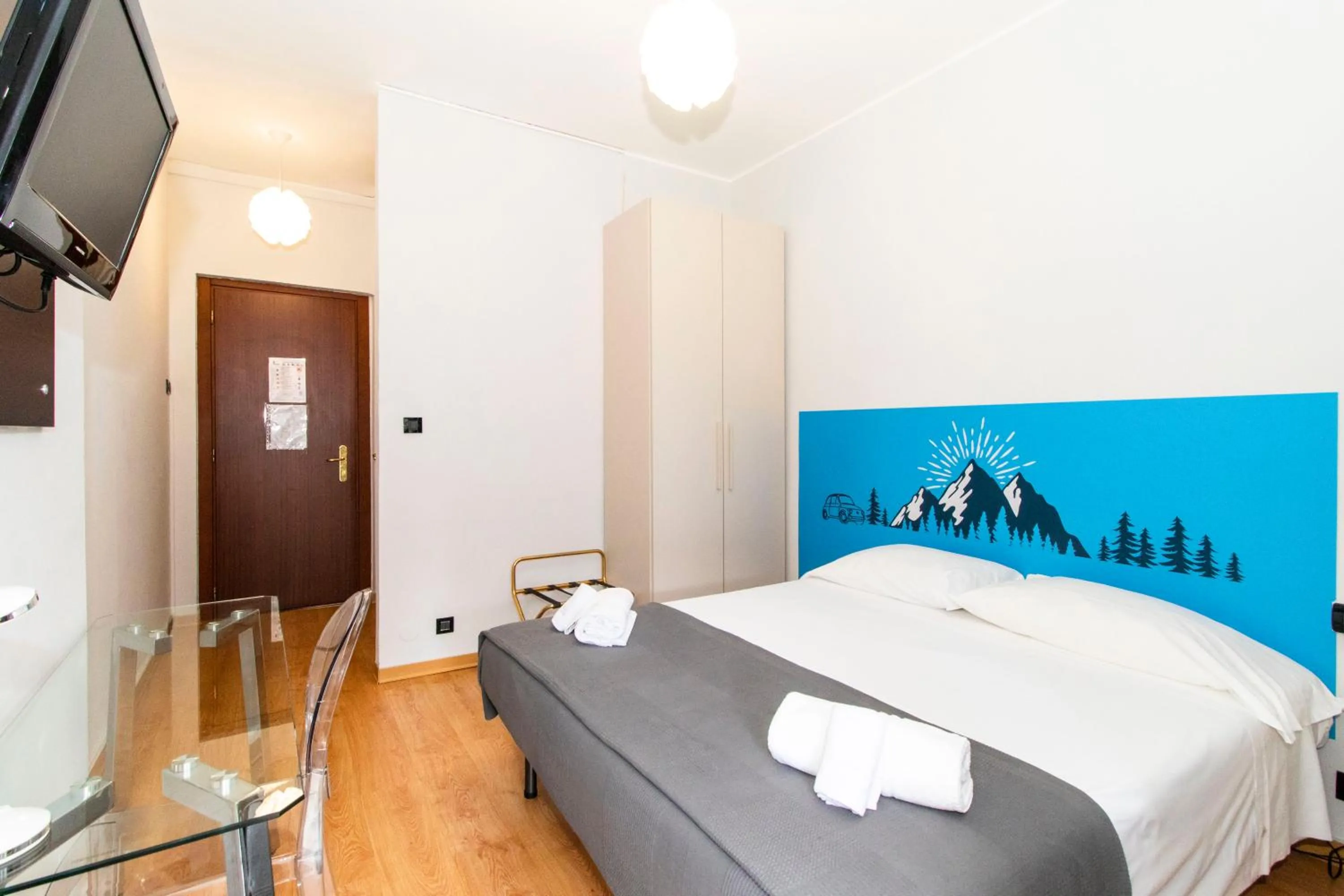 Photo of the whole room, Bed in Hotel Cristallo Torino