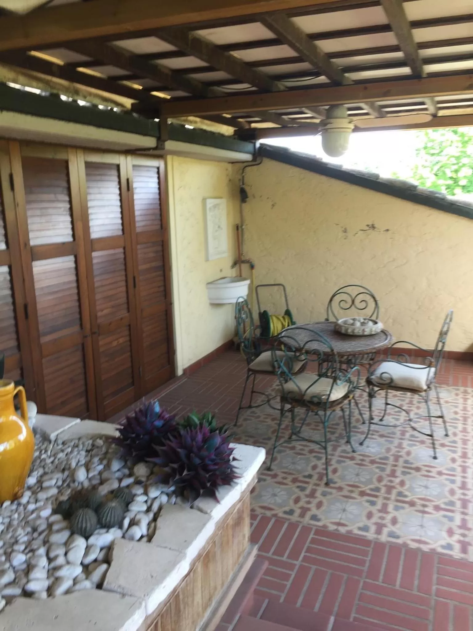 Patio in La Pergola B&B