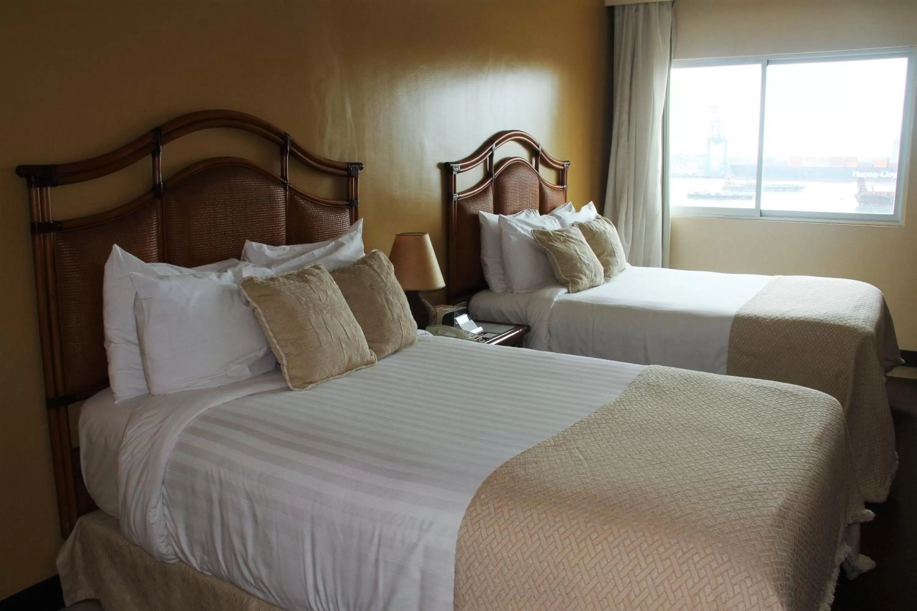 Photo of the whole room, Bed in Radisson Colon 2,000 Hotel & Casino