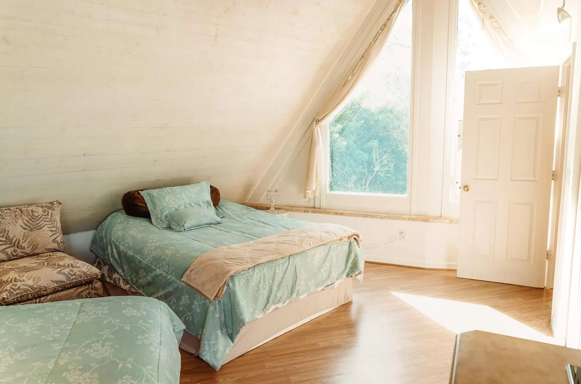 Bed in Pyramids in Florida