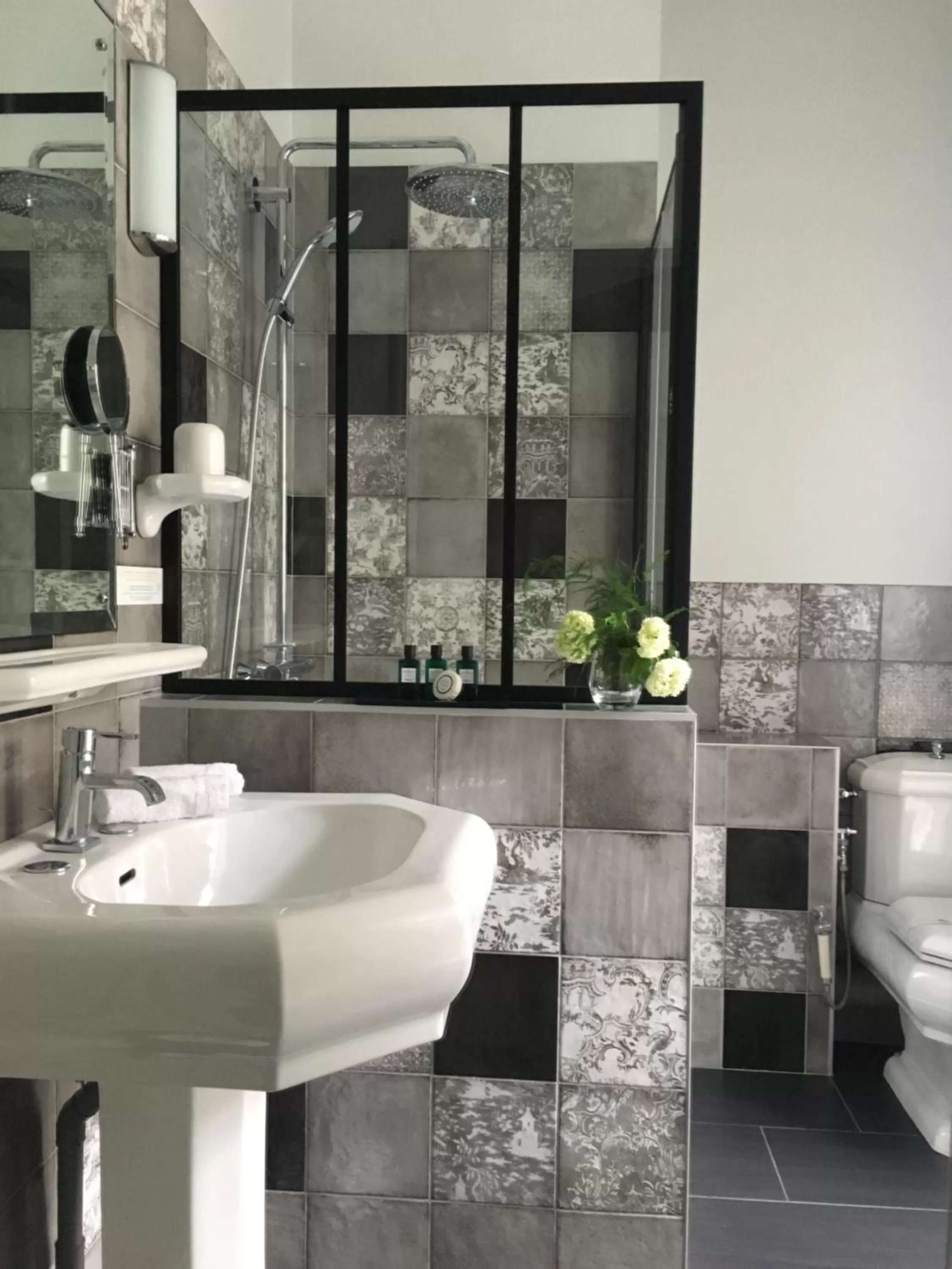 Bathroom in Hôtel Saint Pierre Boutique-Hôtel