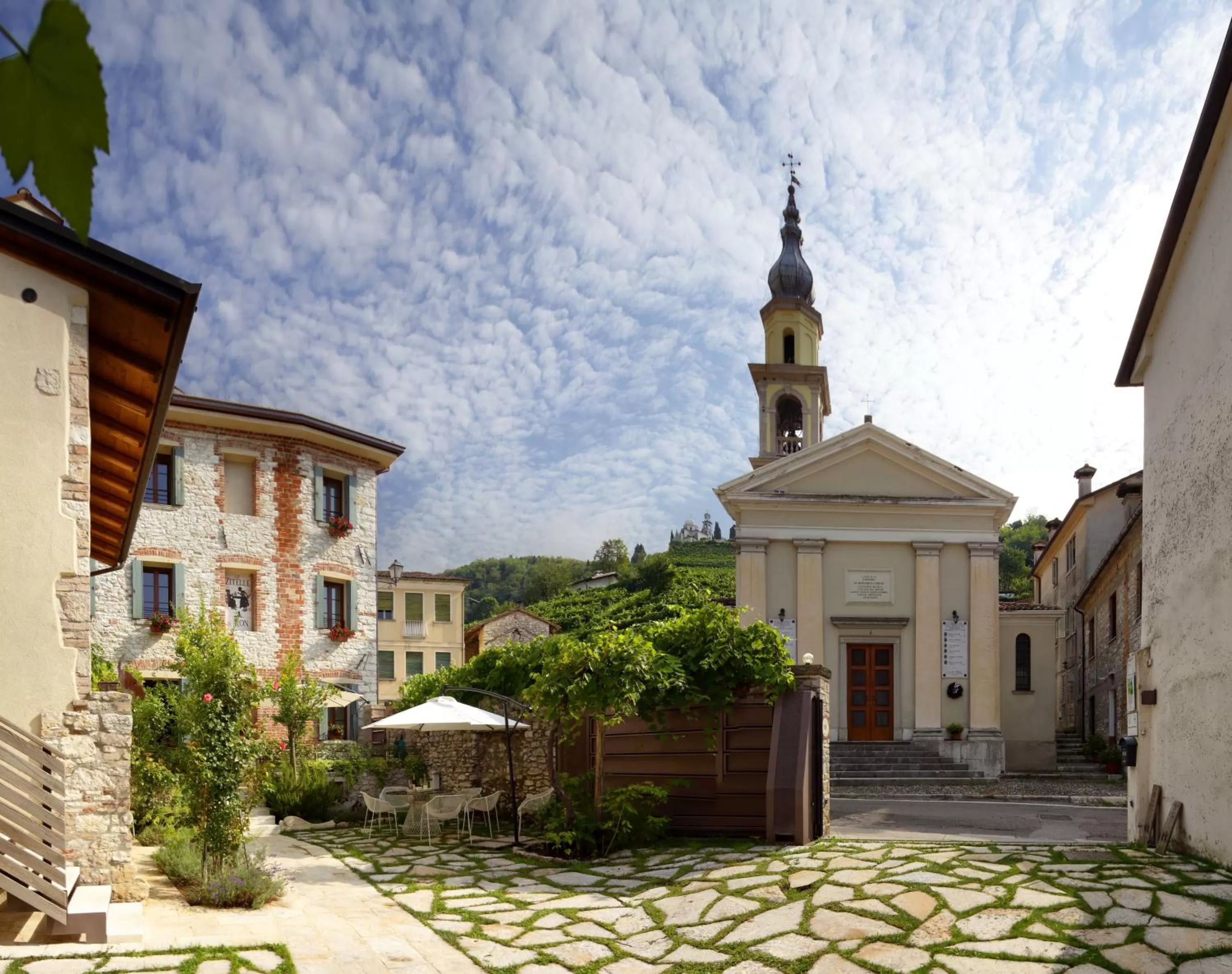 Property building in Le Zitelle di Ron