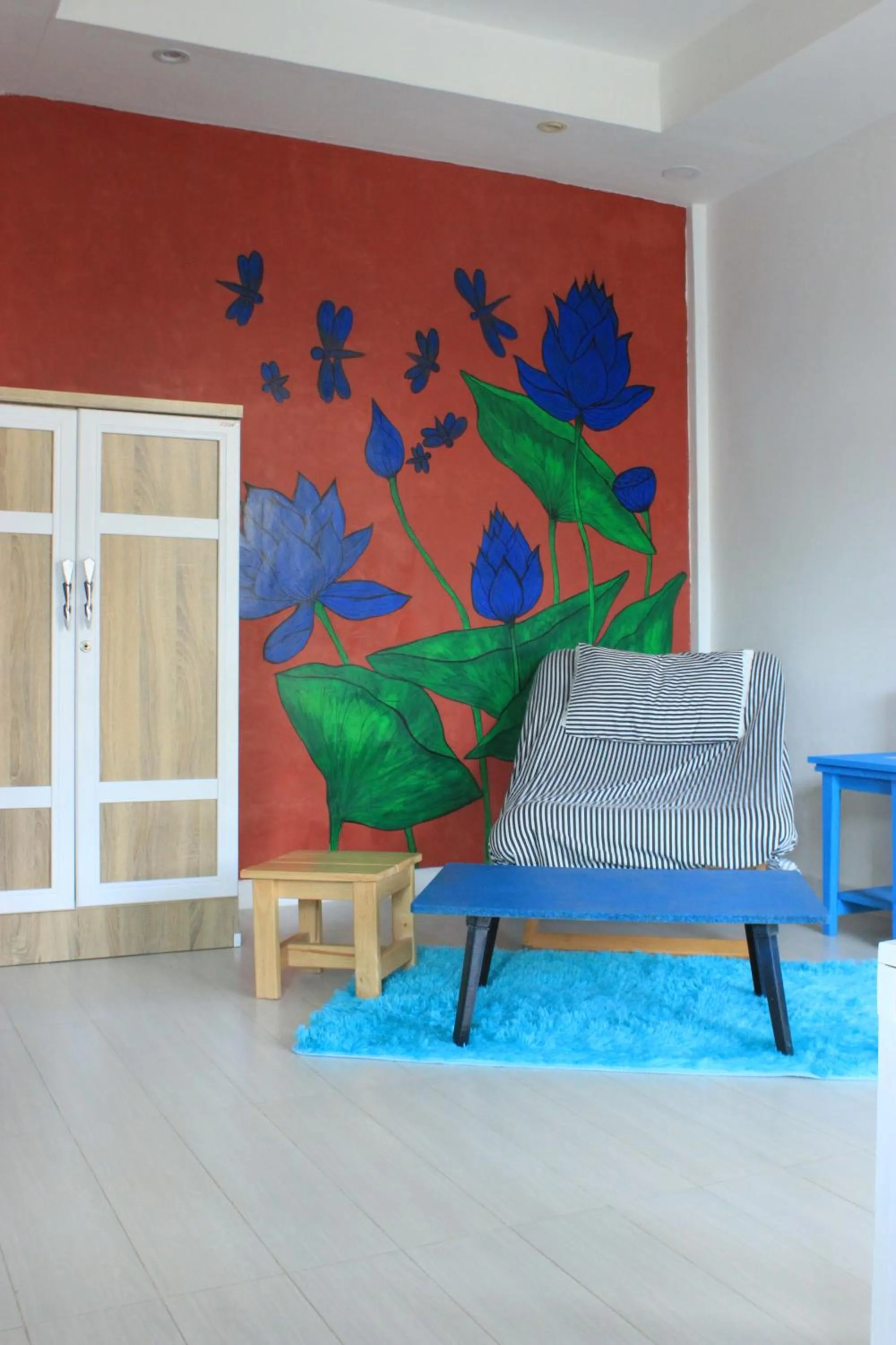 Coffee/tea facilities in 1715 House - White Rhino