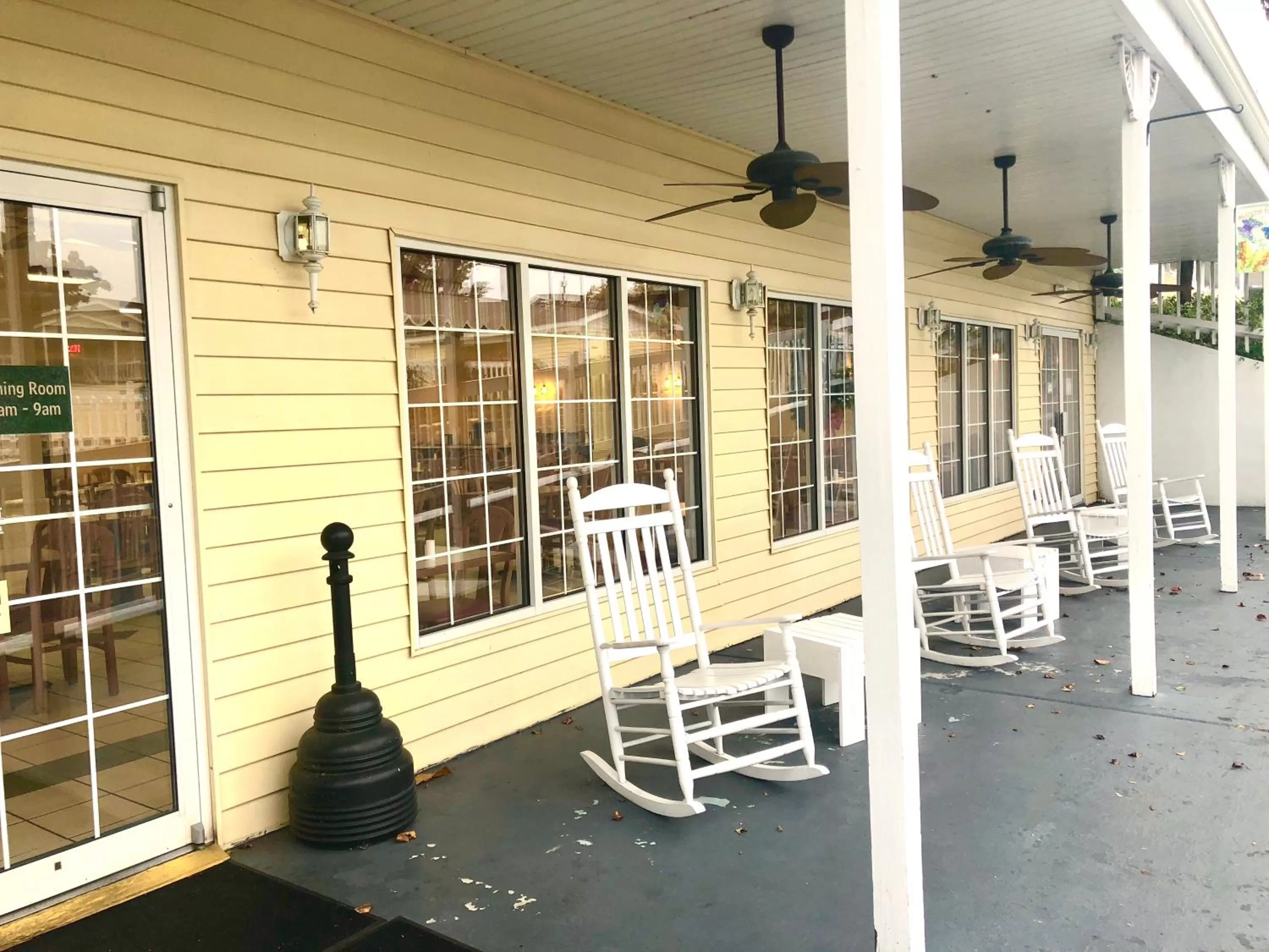 Balcony/Terrace in Honeysuckle Inn & Conference Center