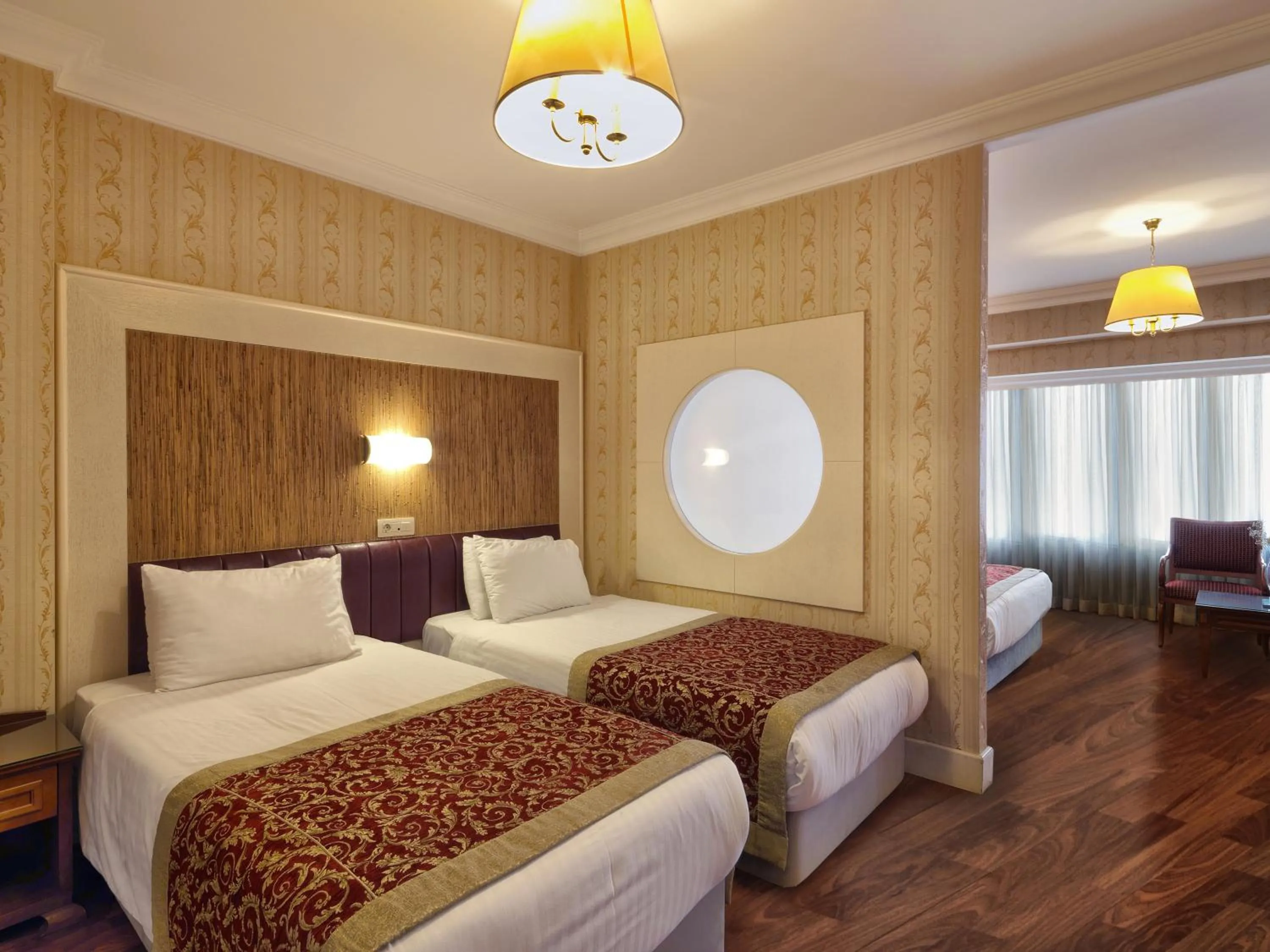 Bed in Taksim Metropark Hotel