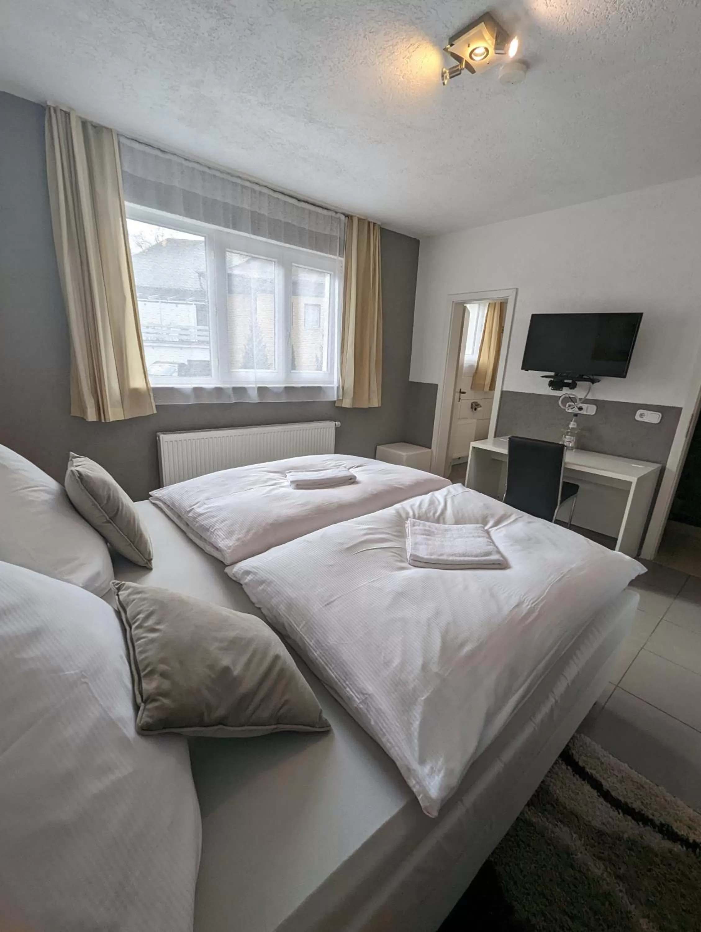 Bed in Hotel Eiserner Anton