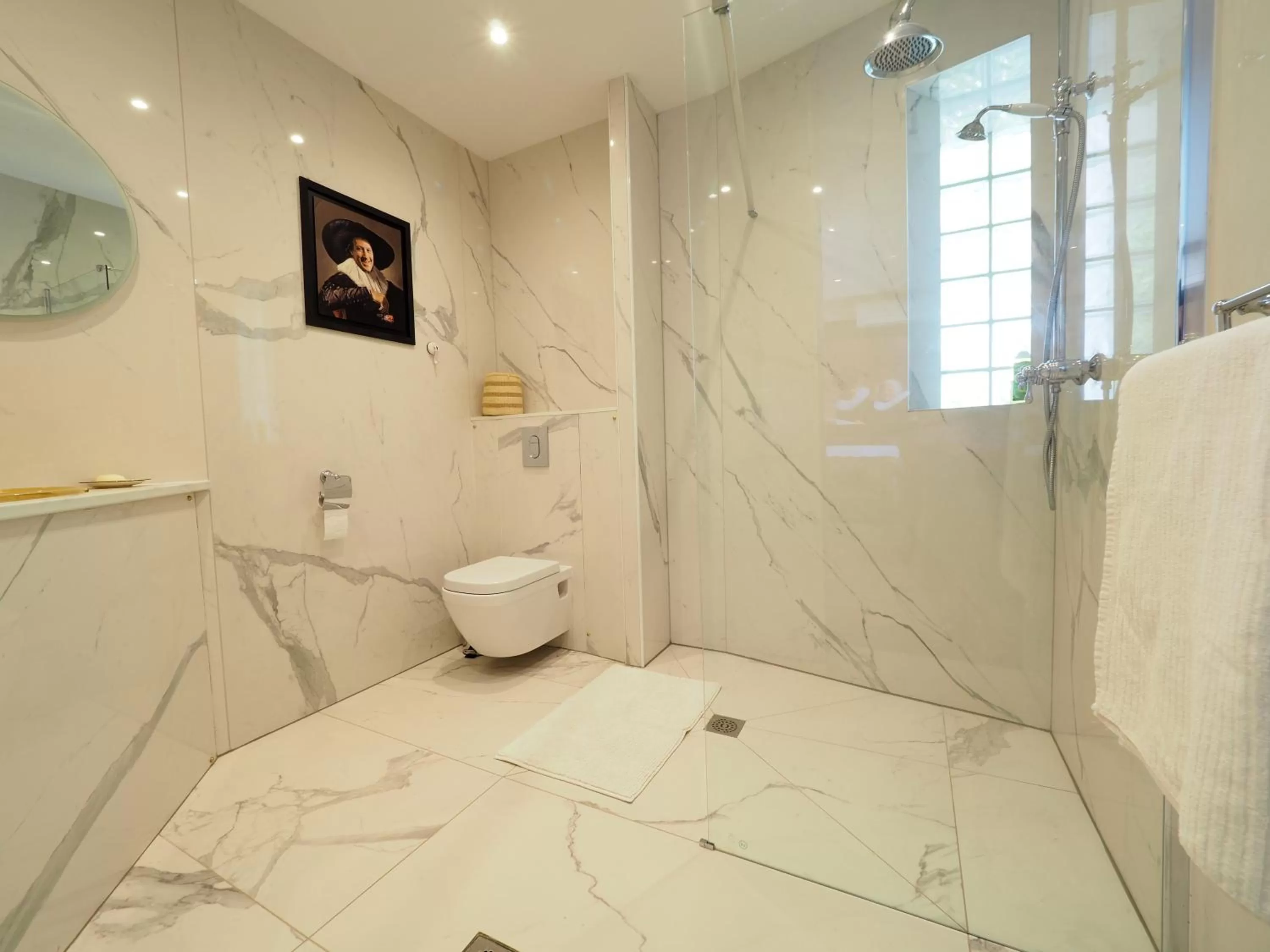 Shower, Bathroom in Villa Pauline