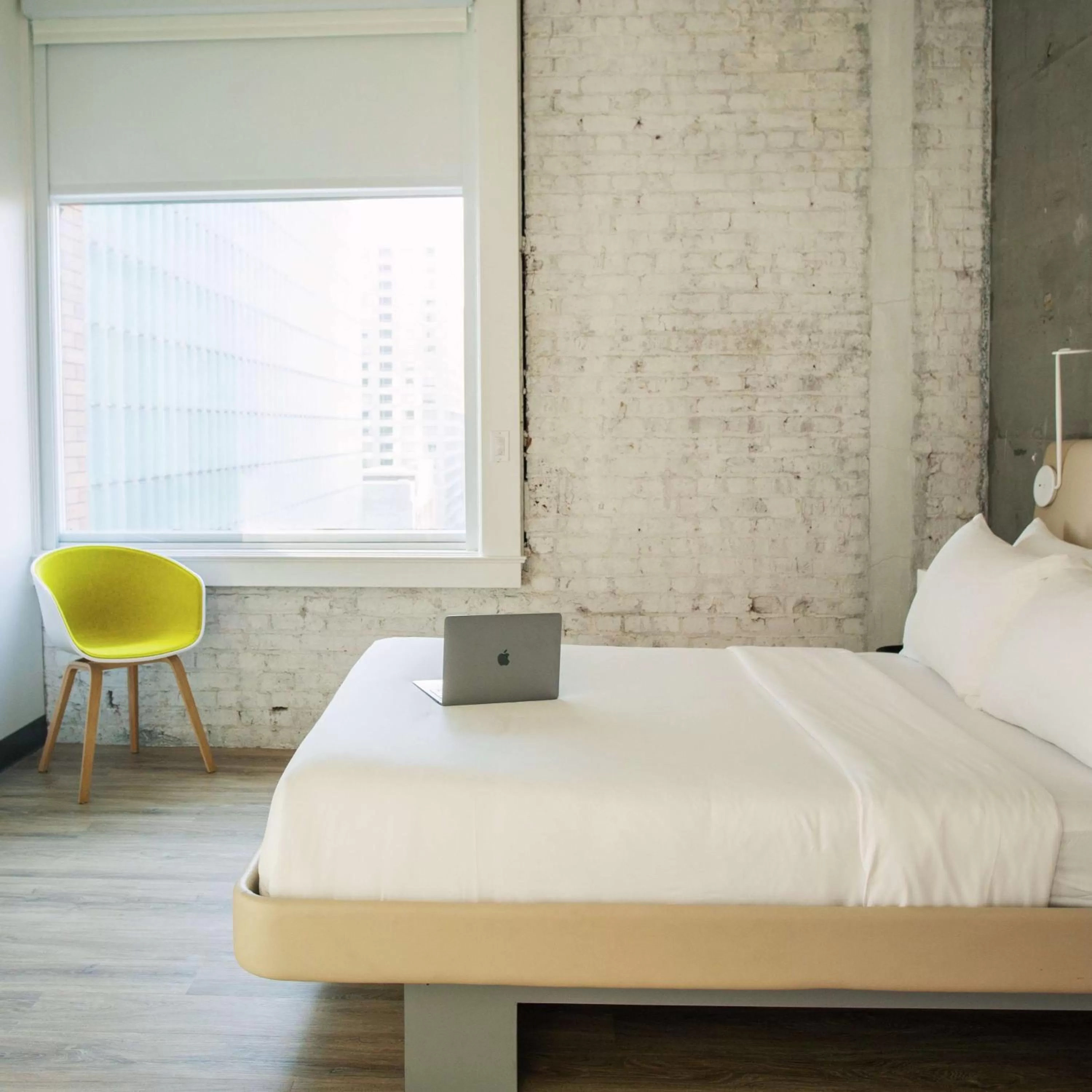 Photo of the whole room, Bed in Yotel San Francisco