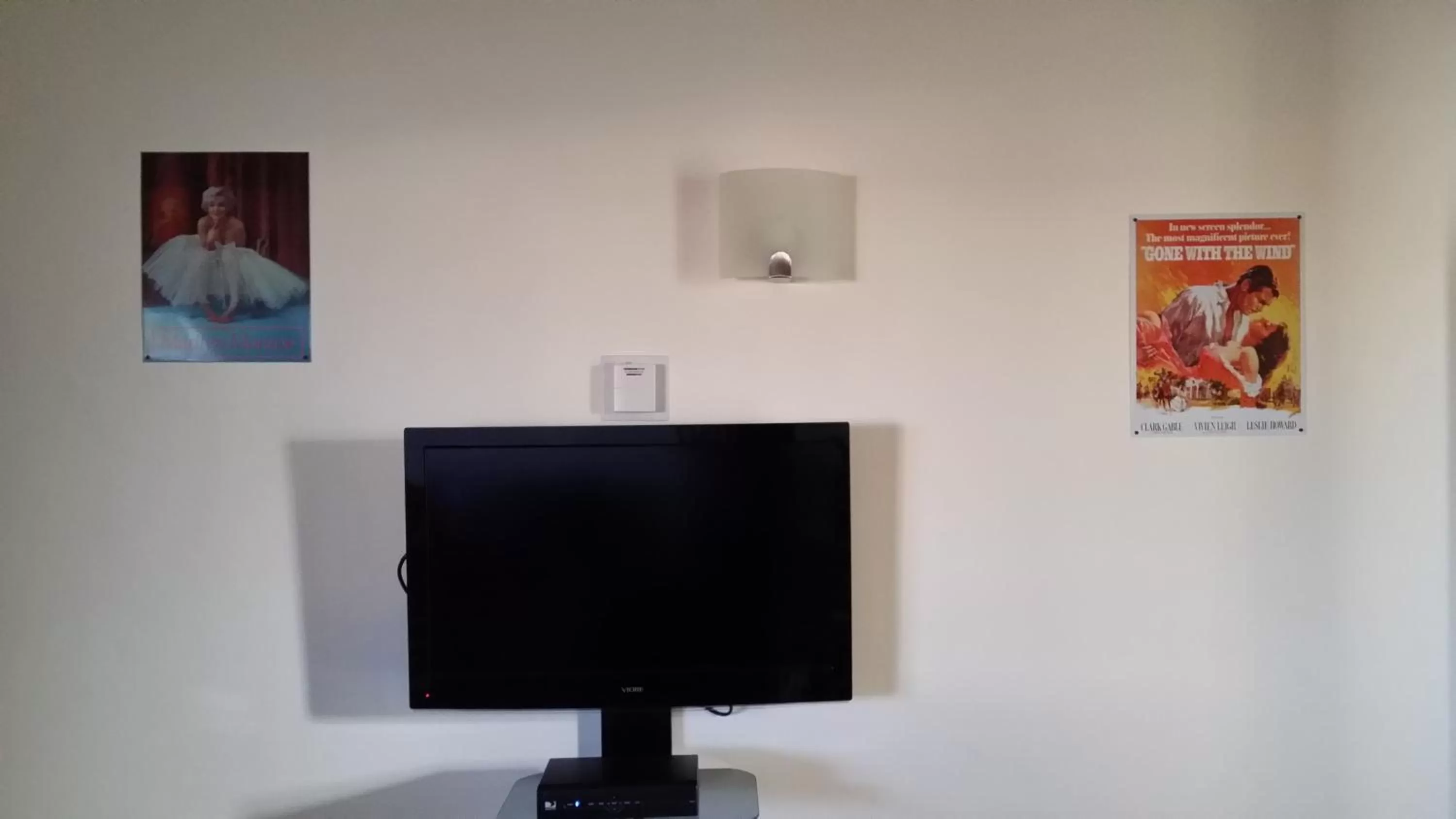 TV and multimedia in Highlander Motel