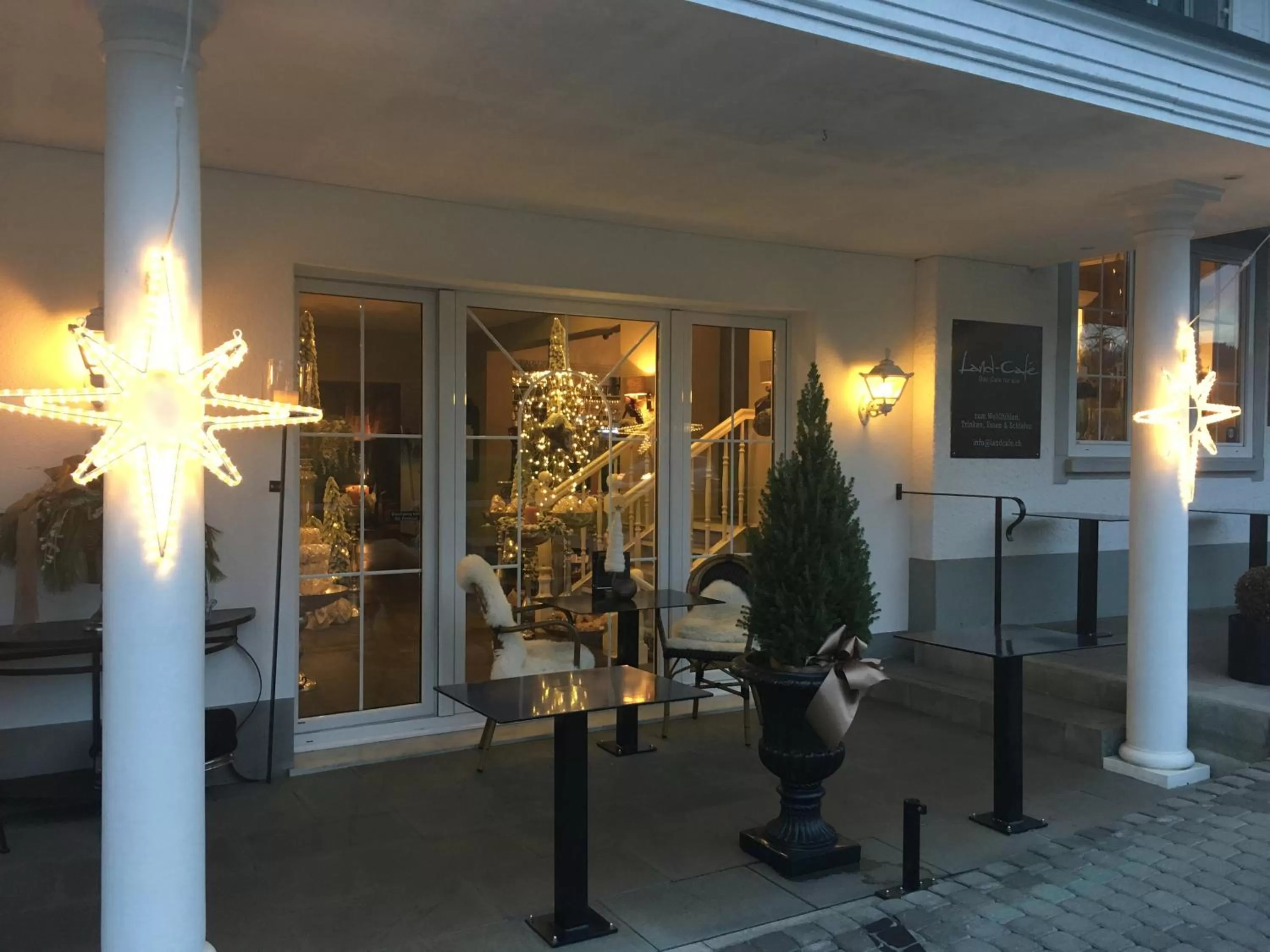 Garden in Landcafe mit Mini Hotel