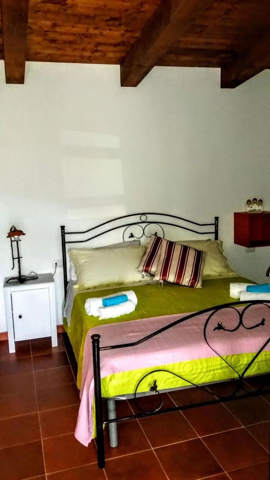 Bed in B&B Le Anthos