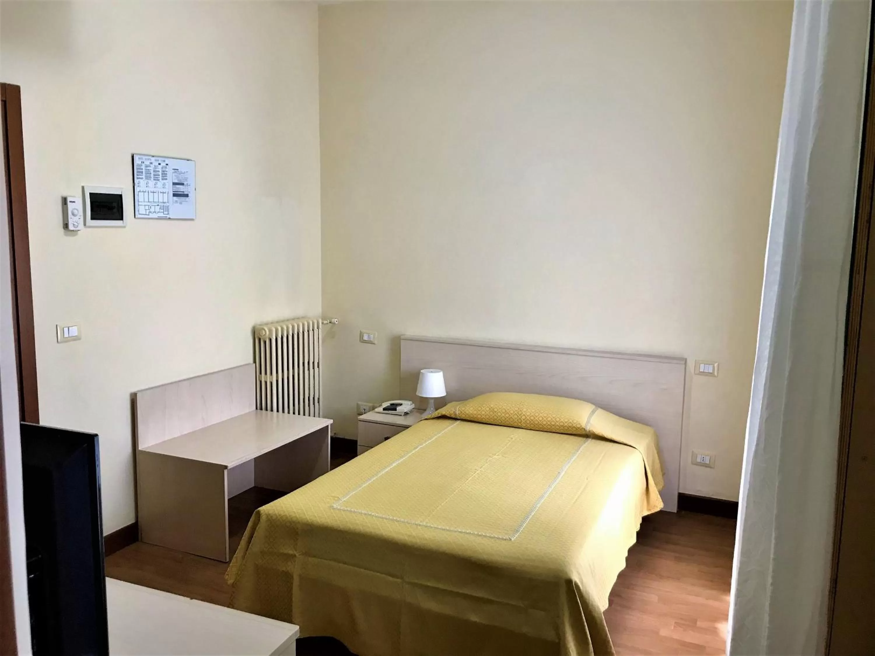 Bed in Hotel B&B Risorta