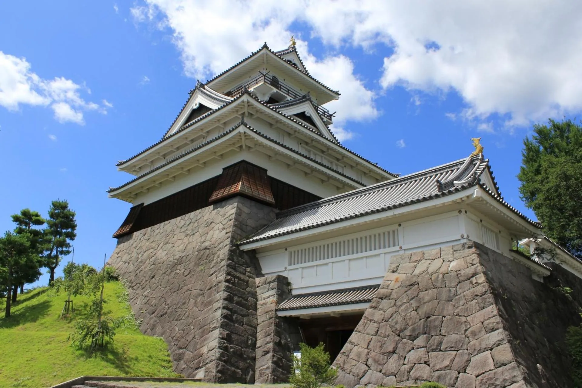 Nearby landmark in Senkeien Tsukioka Hotel