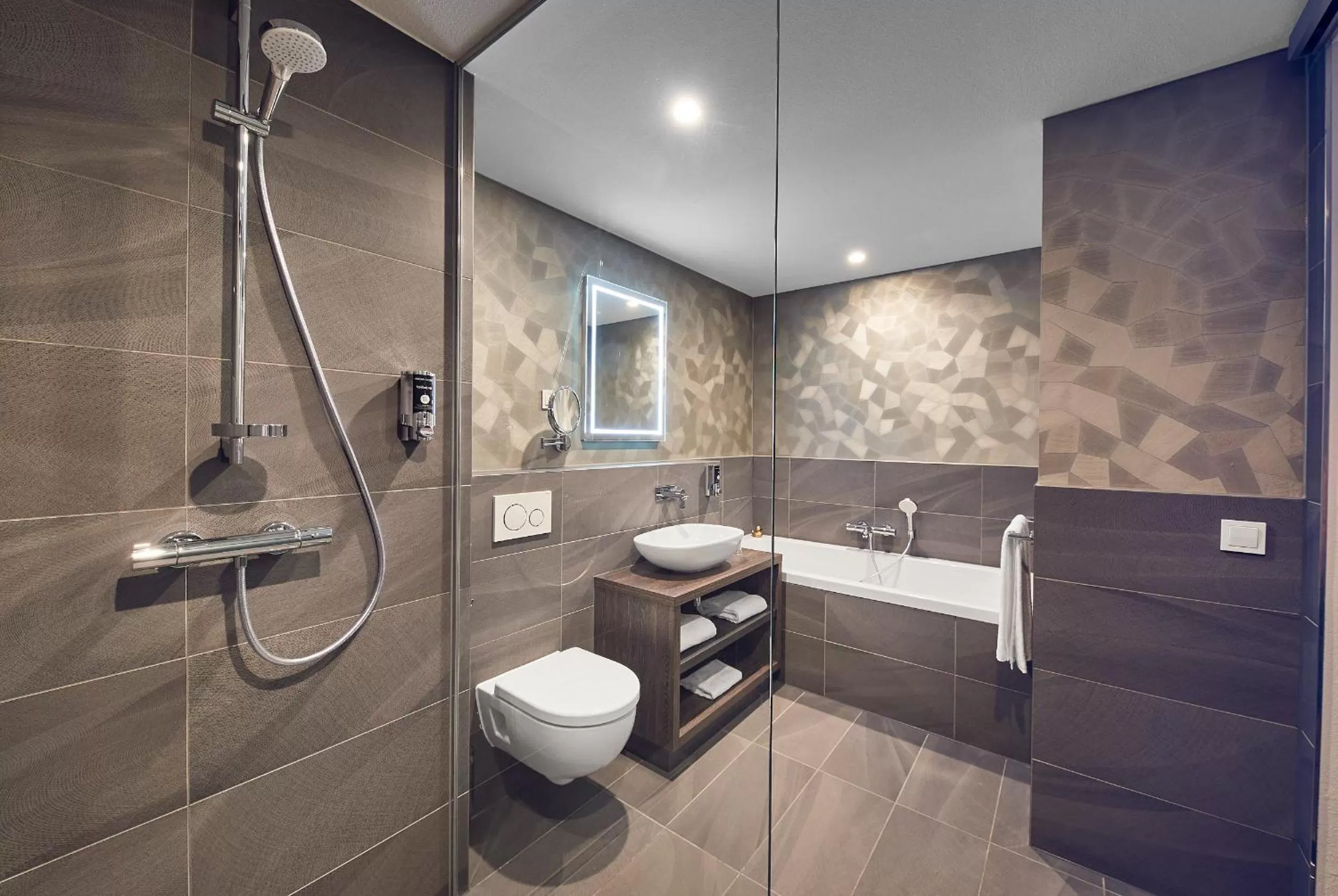 Shower in Inntel Hotels Utrecht Centre