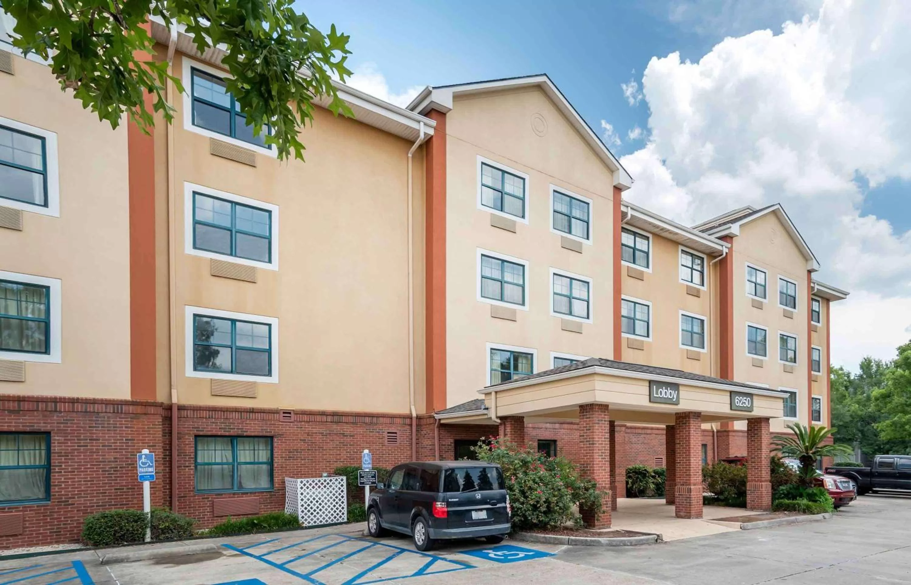 Property building in Extended Stay America Select Suites - Baton Rouge - Citiplace