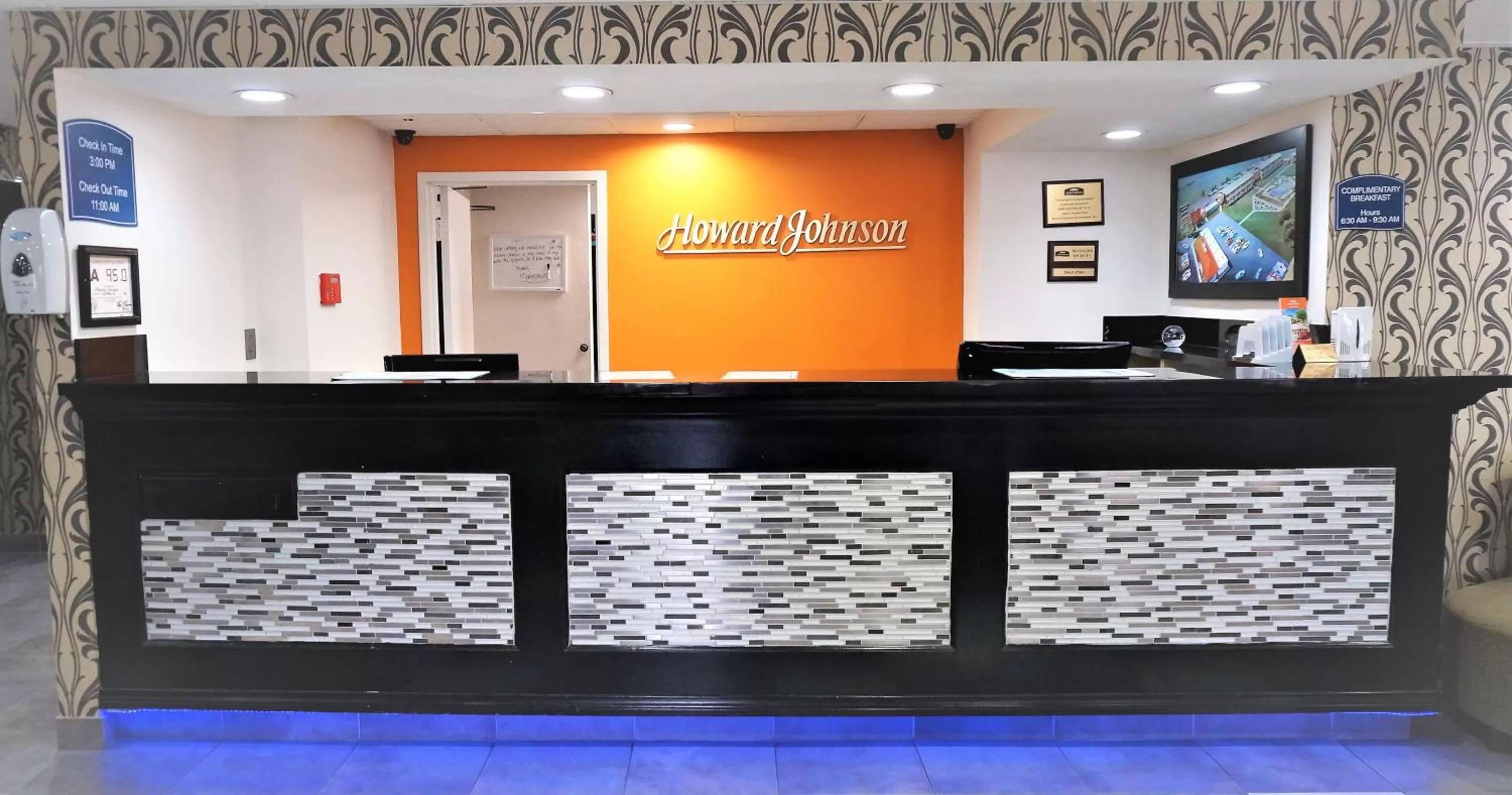 Howard Johnson by Wyndham Greensboro Near the Coliseum