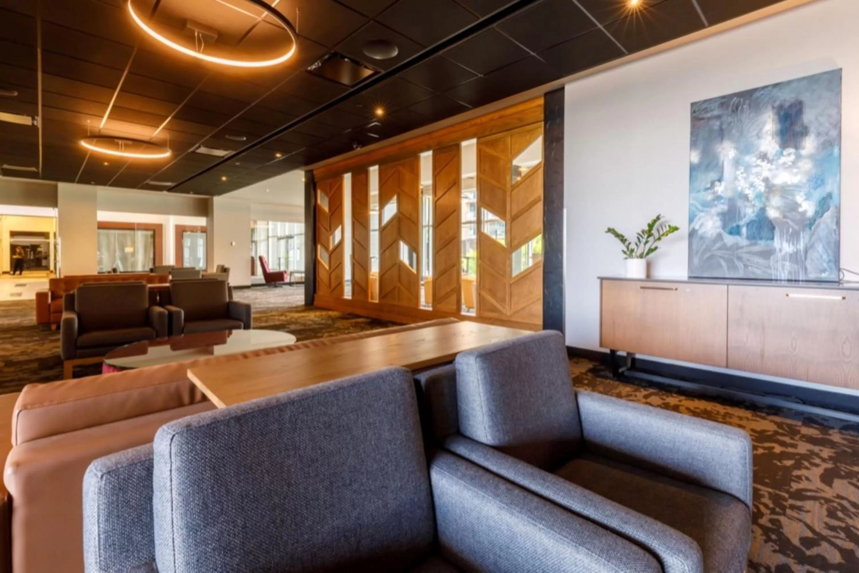 Lobby or reception in Four Points by Sheraton Lévis Convention Centre