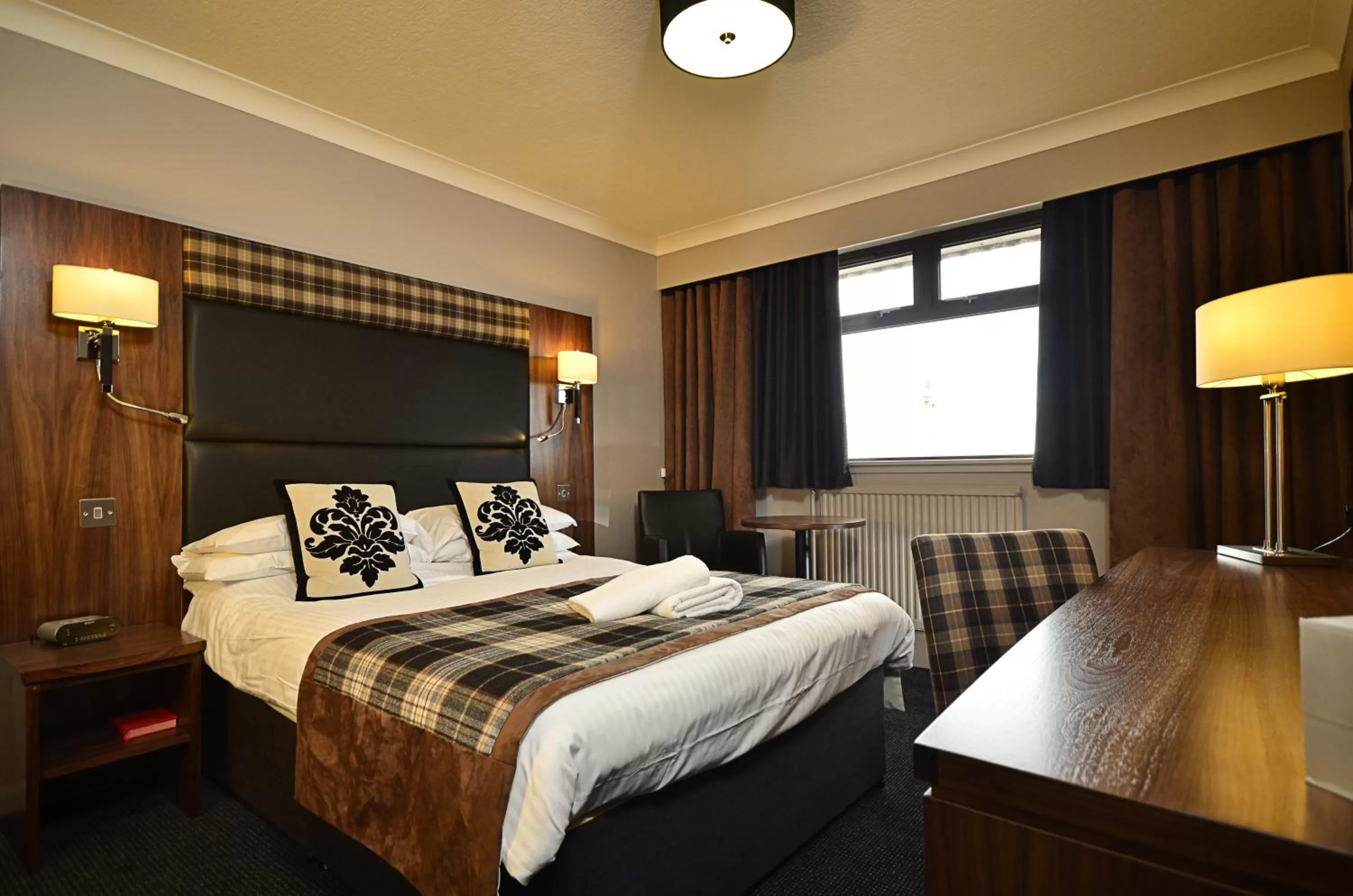 Bedroom, Bed in Banff Springs Hotel