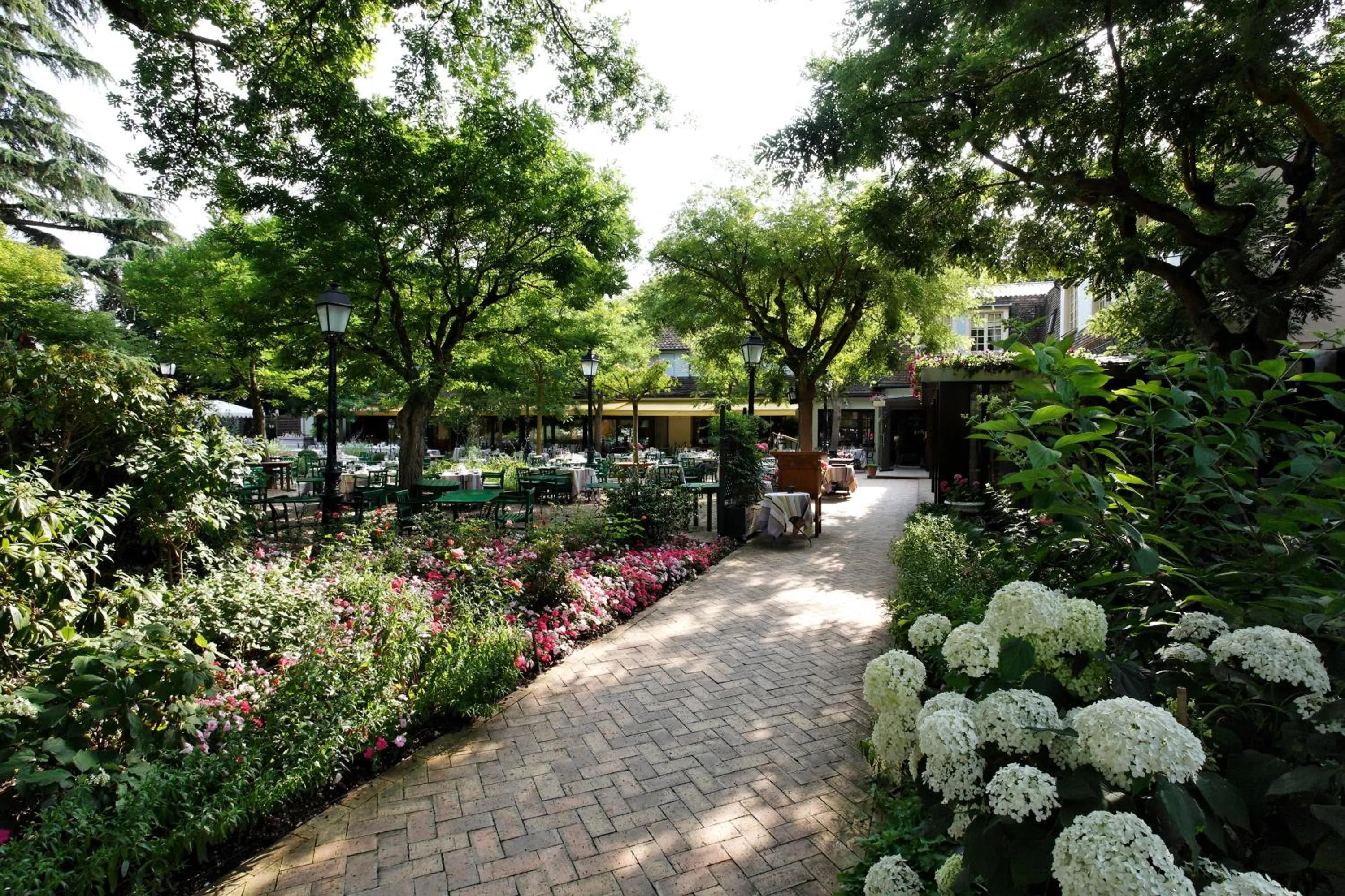 Garden in Cazaudehore, hôtel de charme au vert