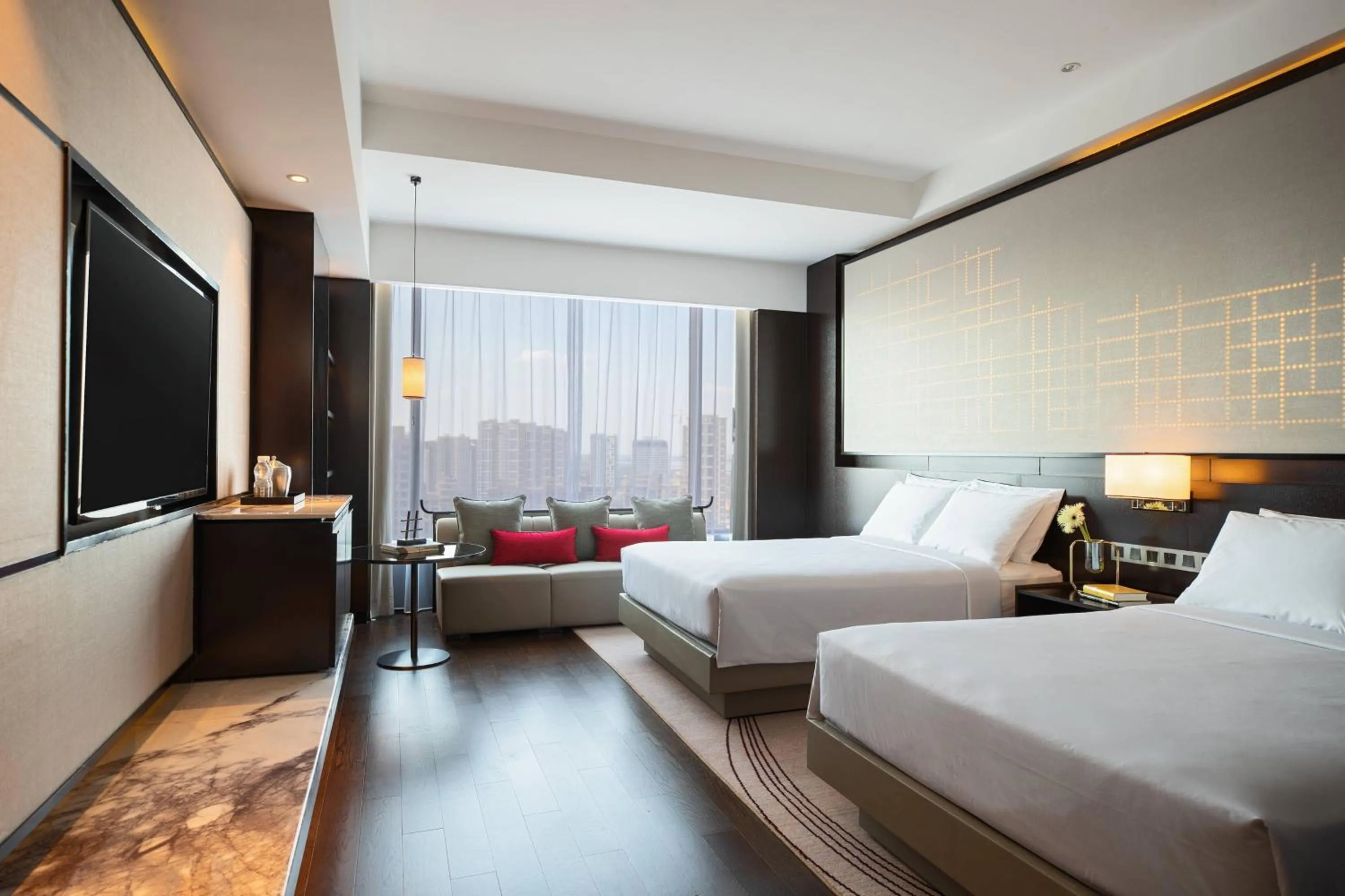 Photo of the whole room, Bed in Renaissance Shenyang West Hotel