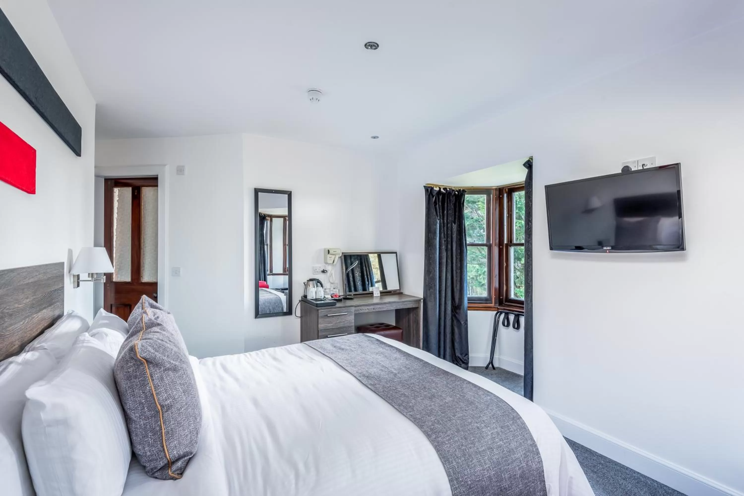 TV and multimedia in Grey Harlings Rooms