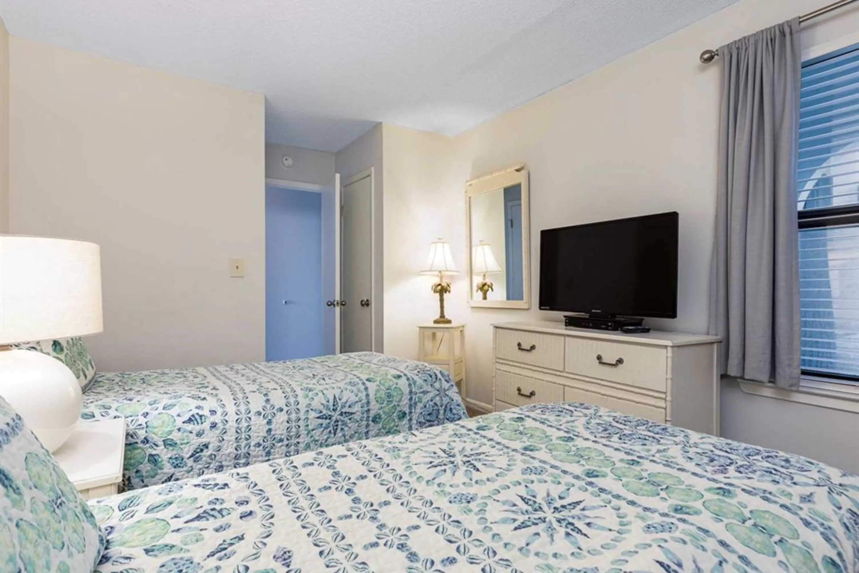 Bed in Island Sunrise II