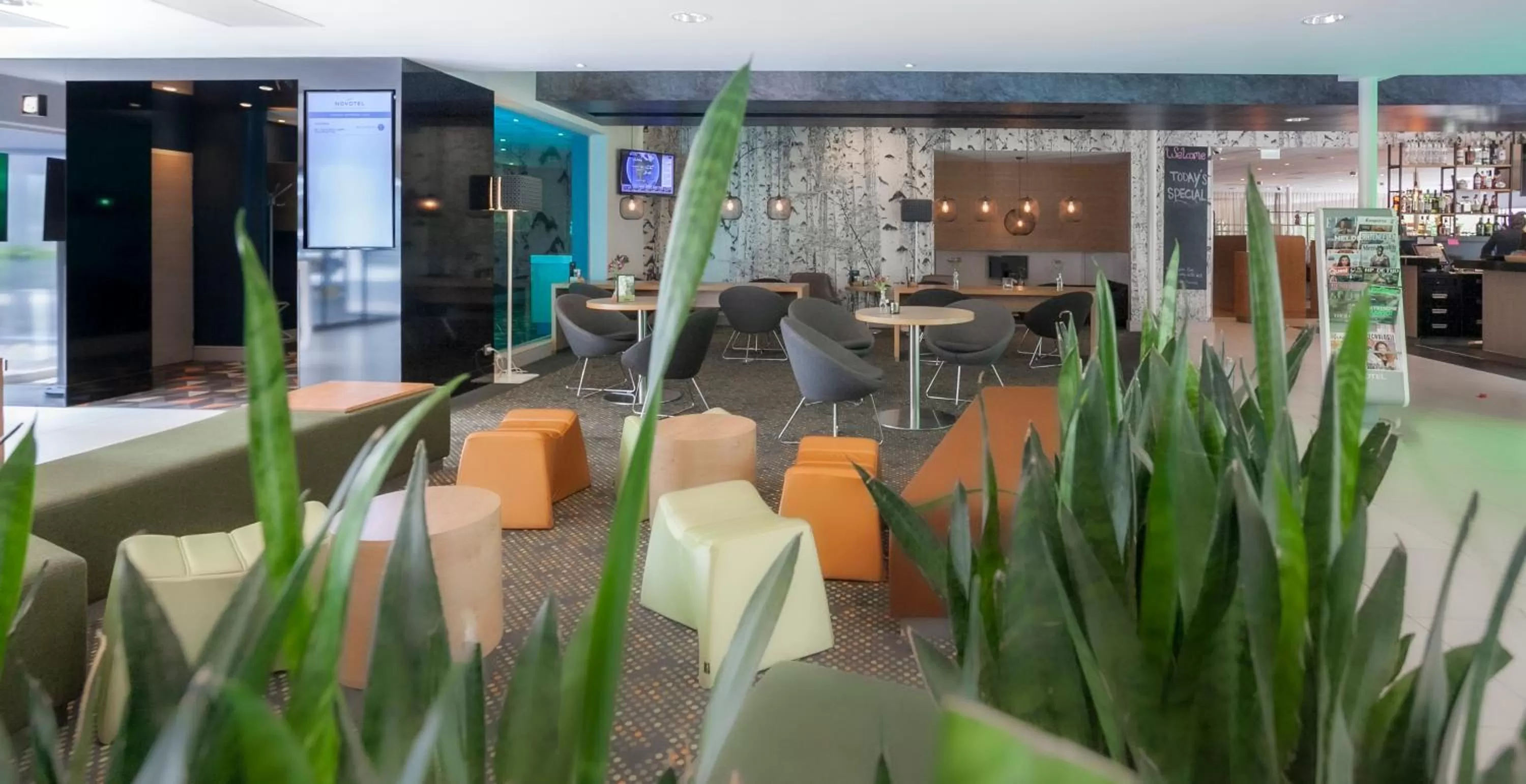Lounge or bar in Novotel Rotterdam - Schiedam
