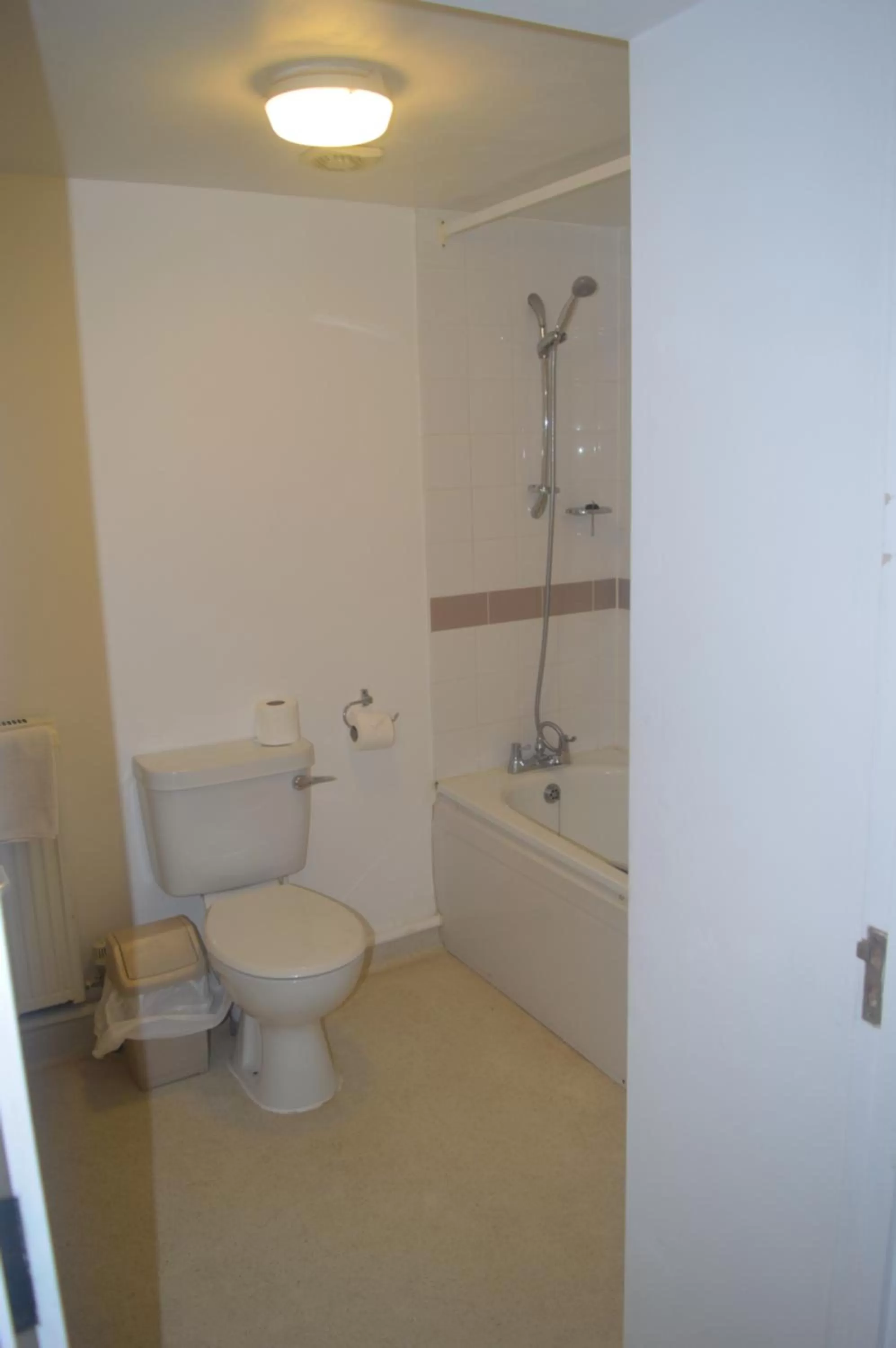 Bathroom in The Queen Victoria