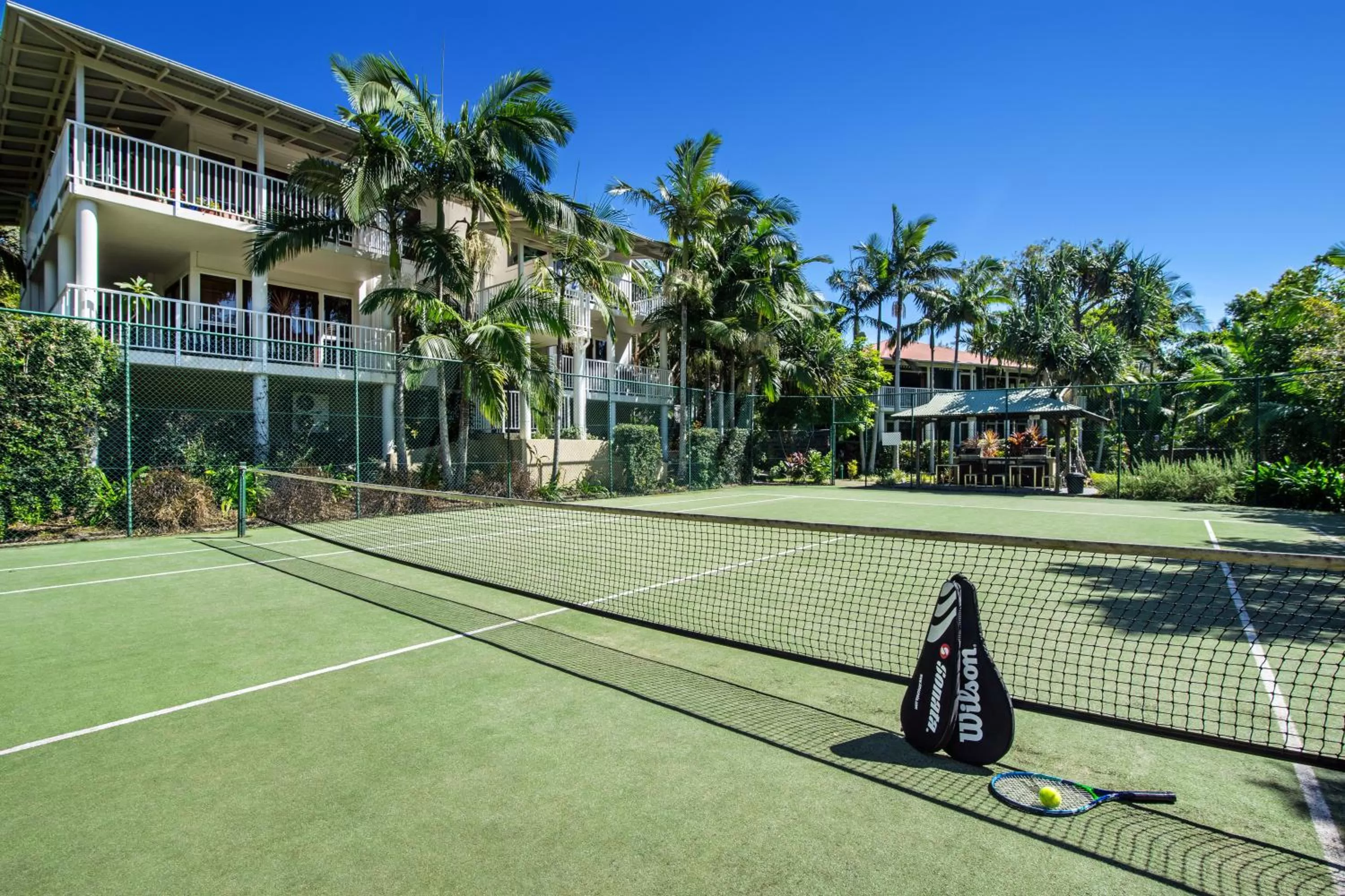 Tennis court in South Pacific Resort & Spa Noosa