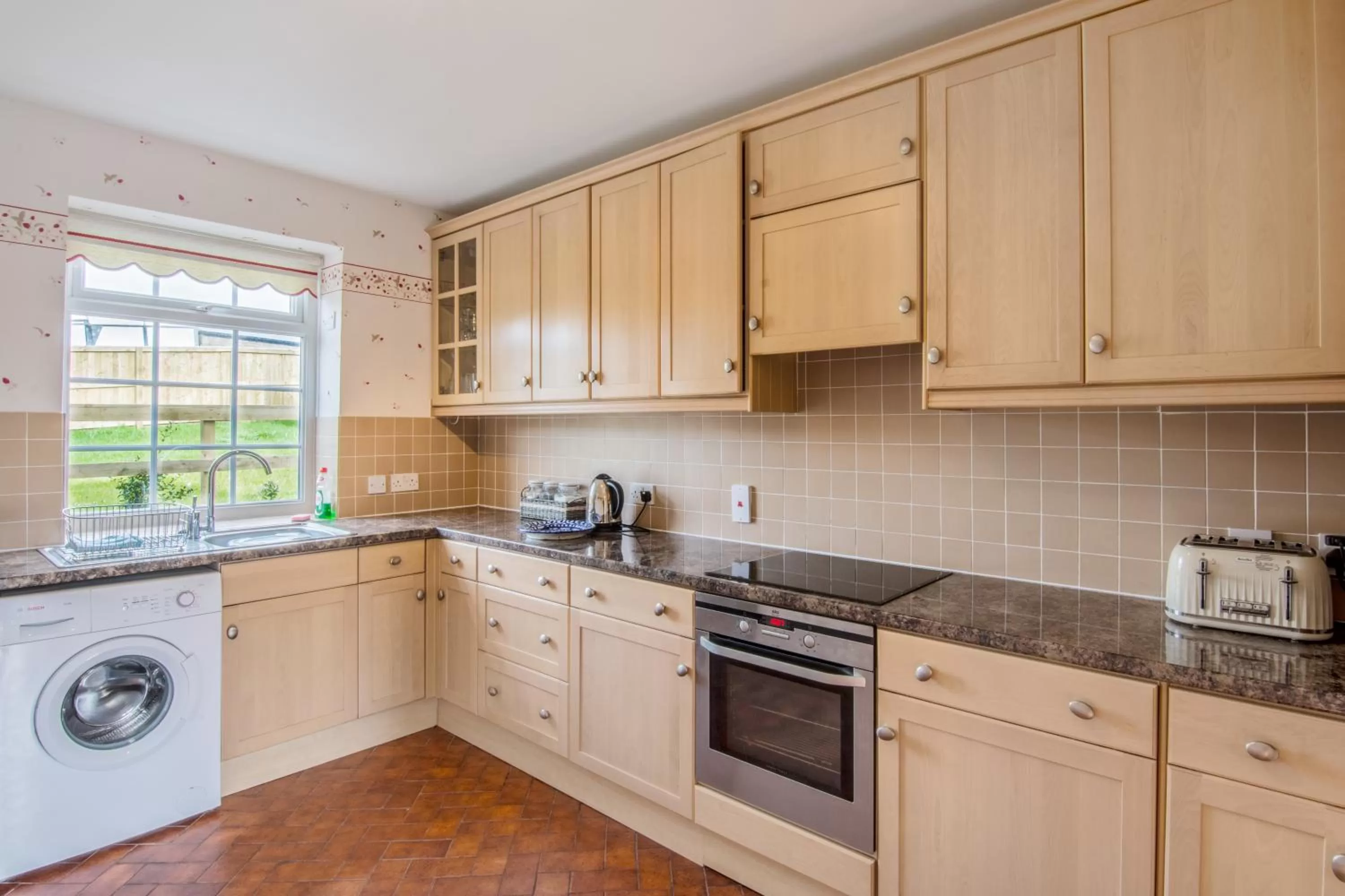 Kitchen or kitchenette in The Old Hall Inn