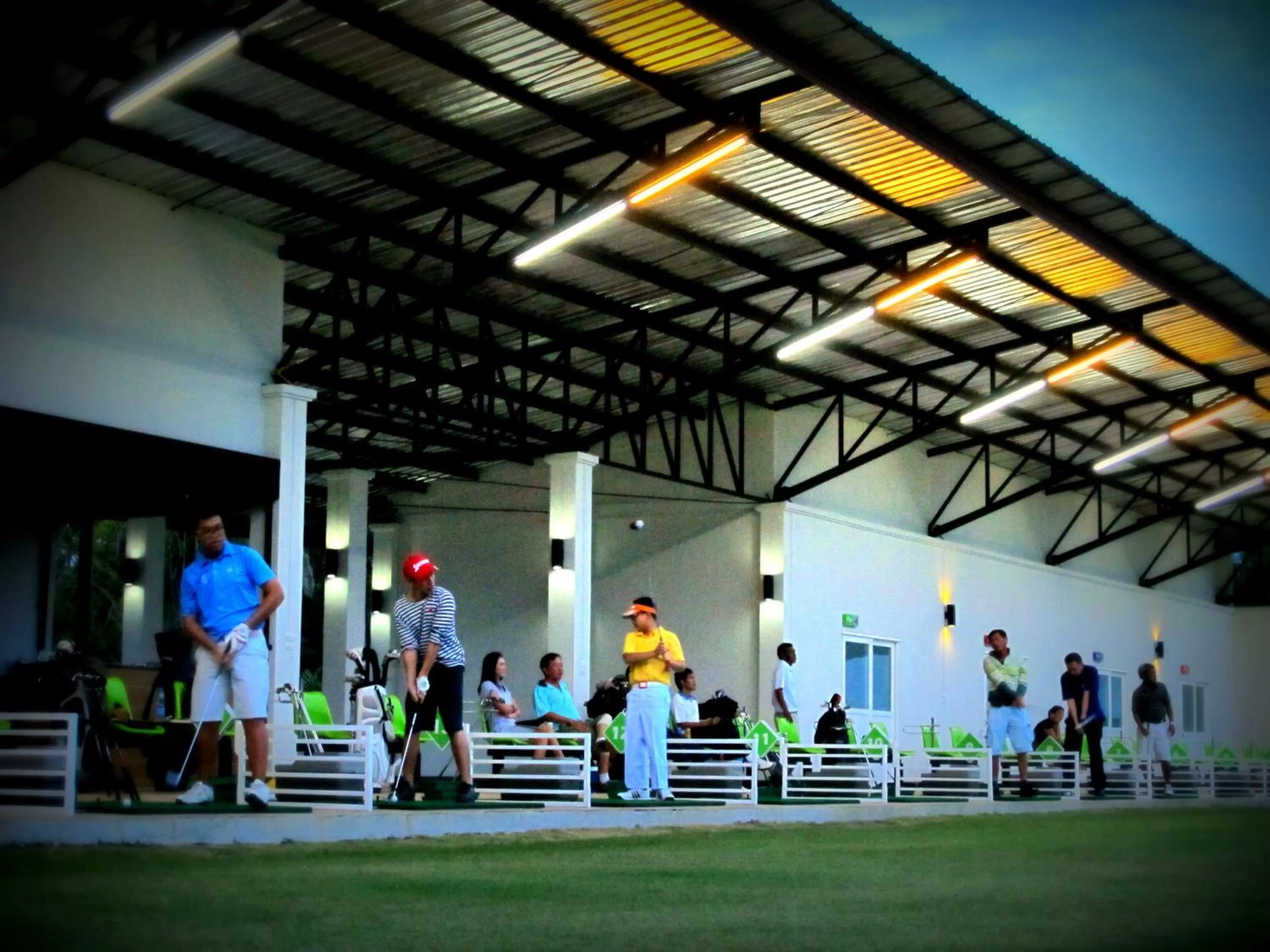 Palm Driving Range & Resort