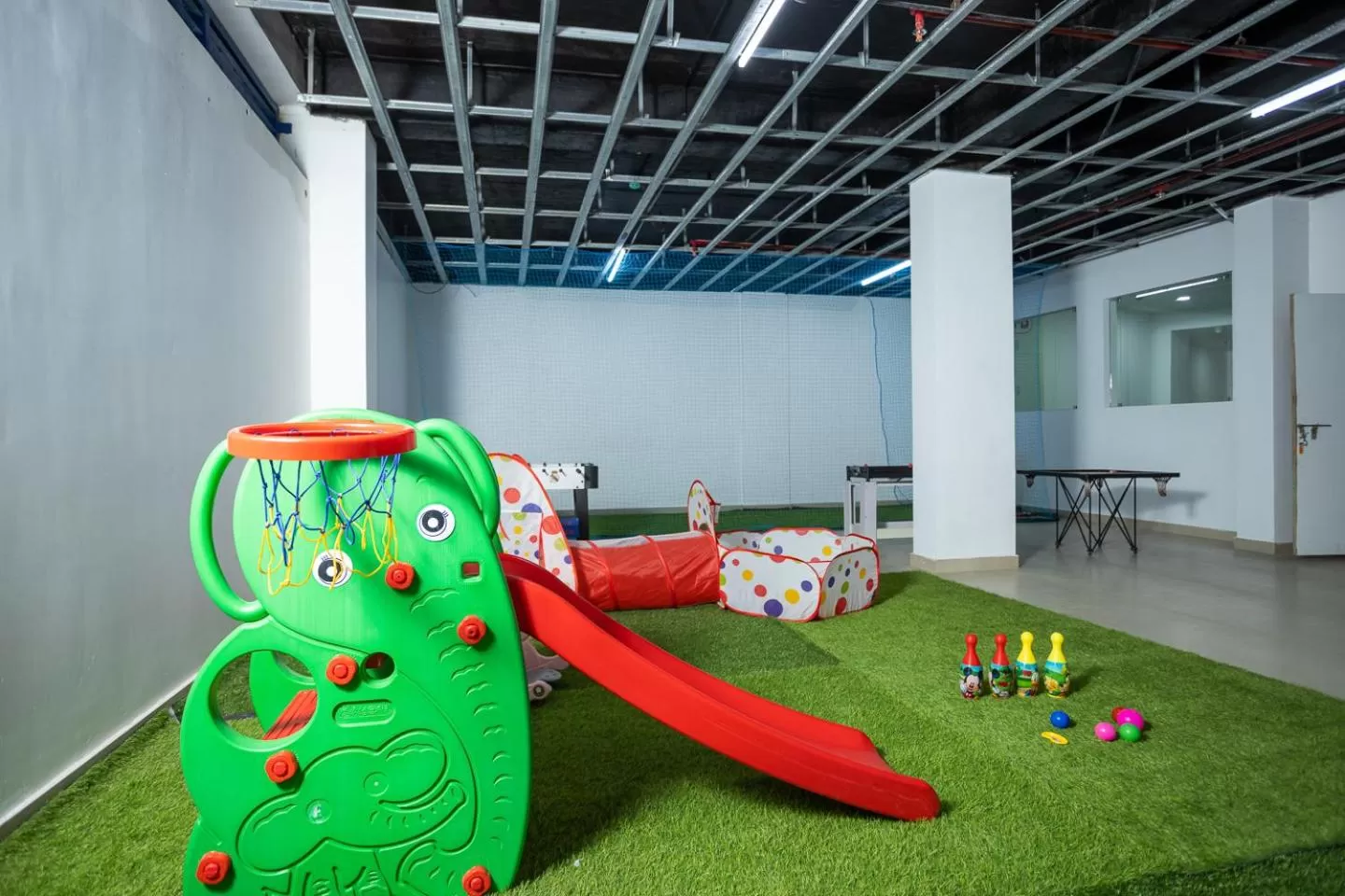 Communal lounge/ TV room in HOTEL WHITE HOUSE, Munnar