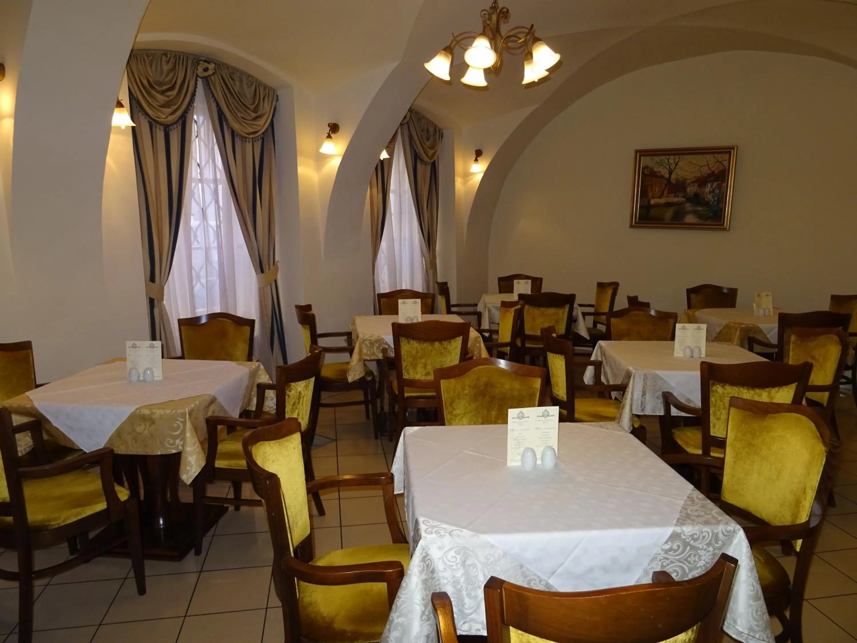 Restaurant/places to eat in Hotel Certovka