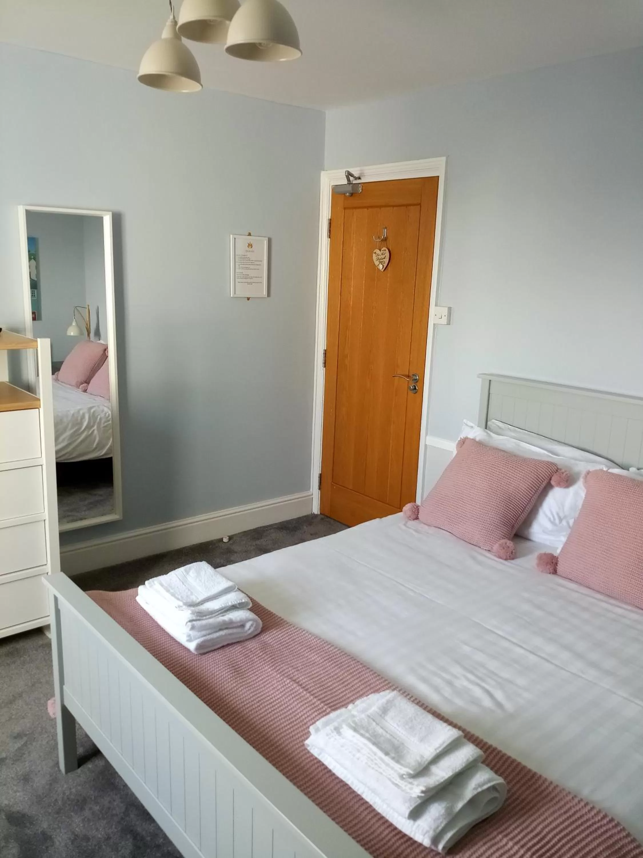 Bedroom, Bed in The Bay View Inn