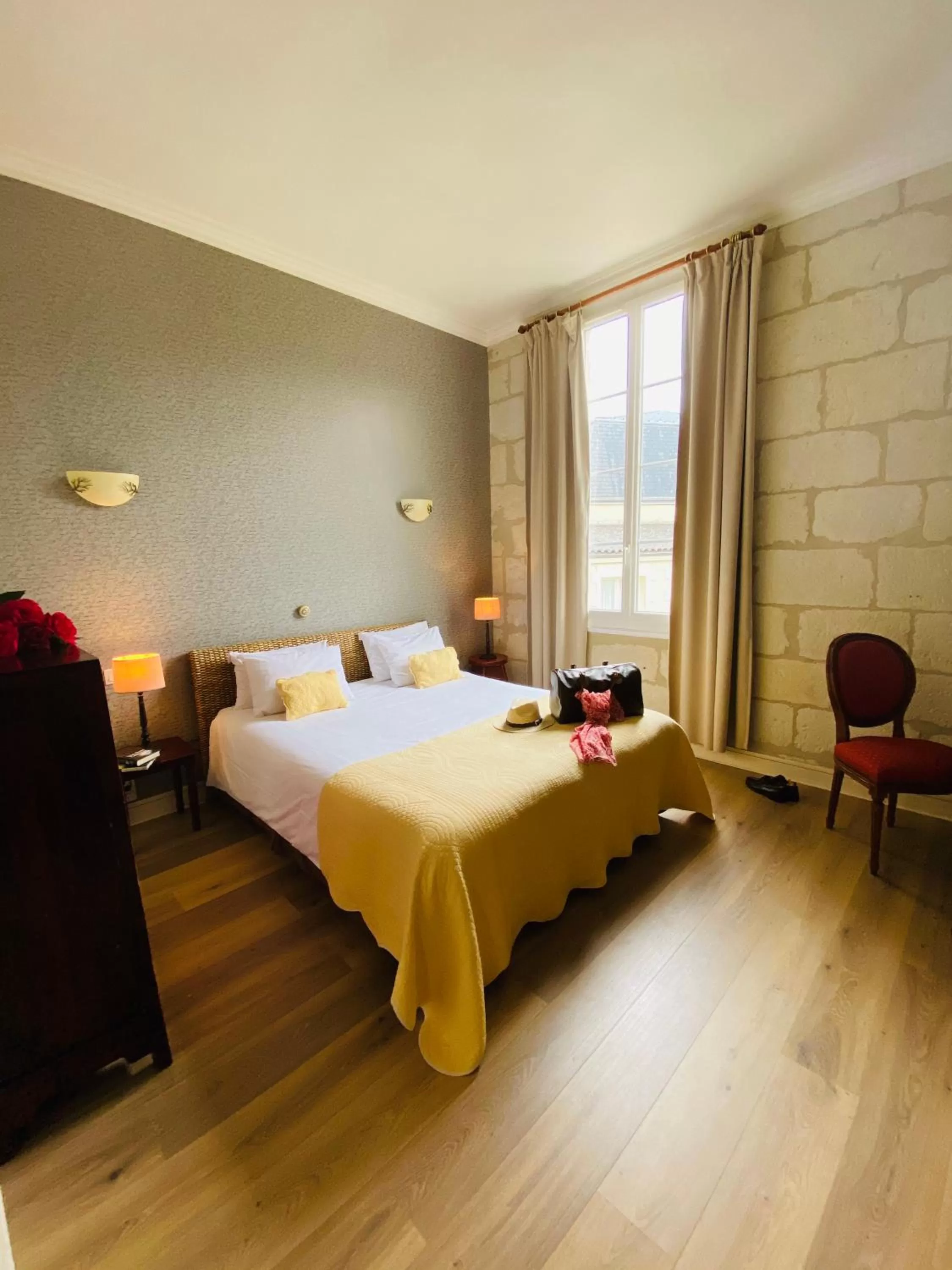 Bed in Hôtel Le Plantagenet