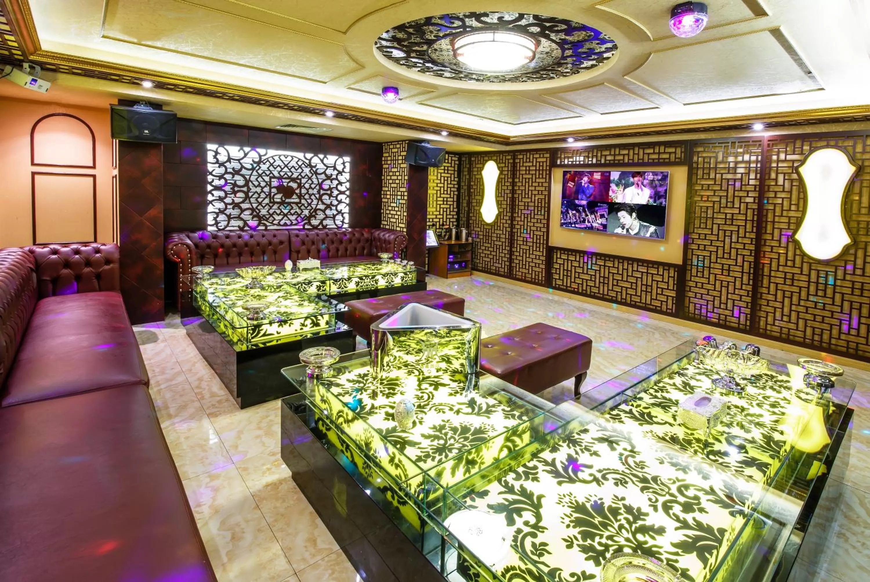 Restaurant/places to eat in Grand Excelsior Hotel Deira