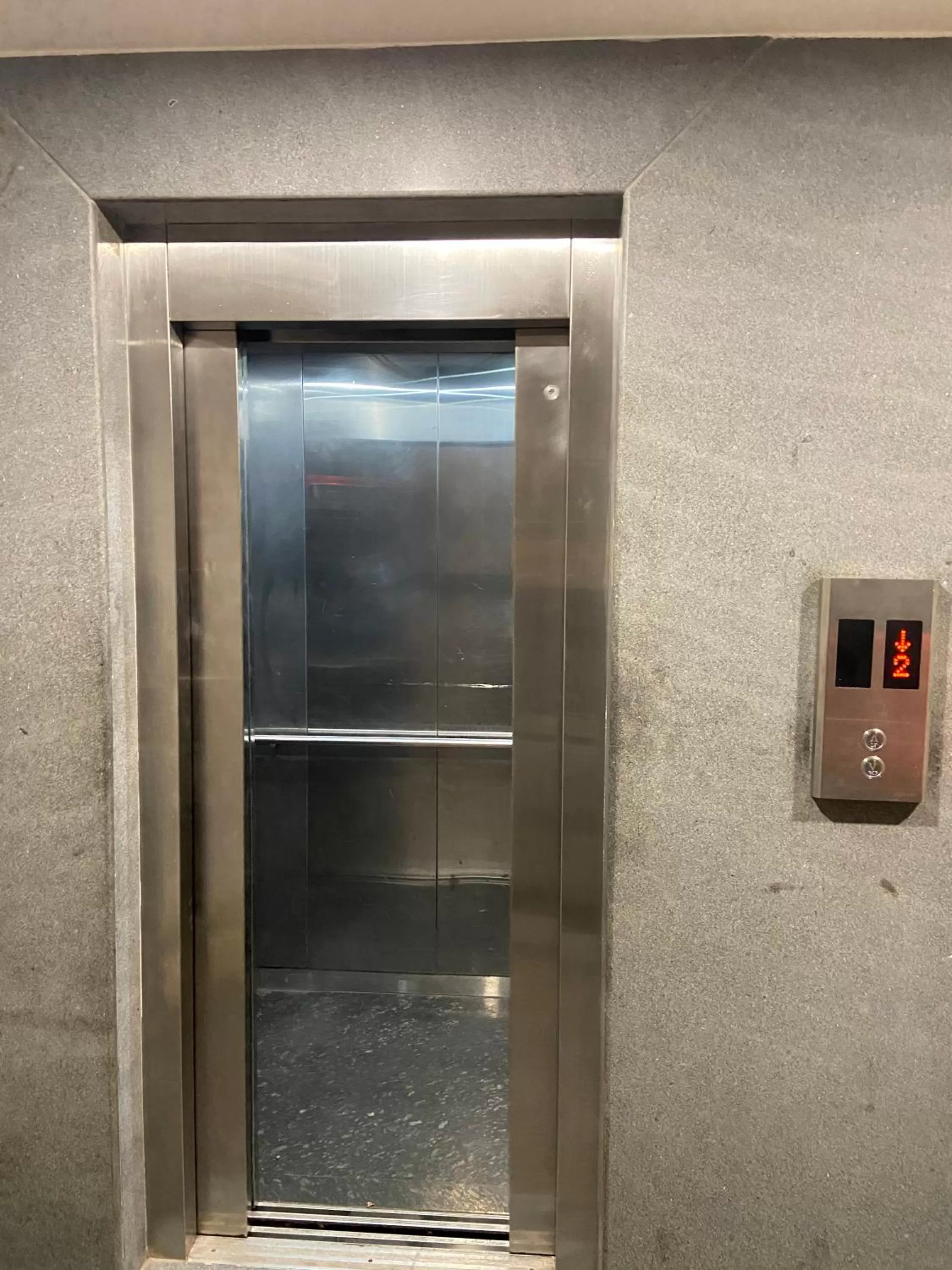 elevator in Hotel Sai Bansi