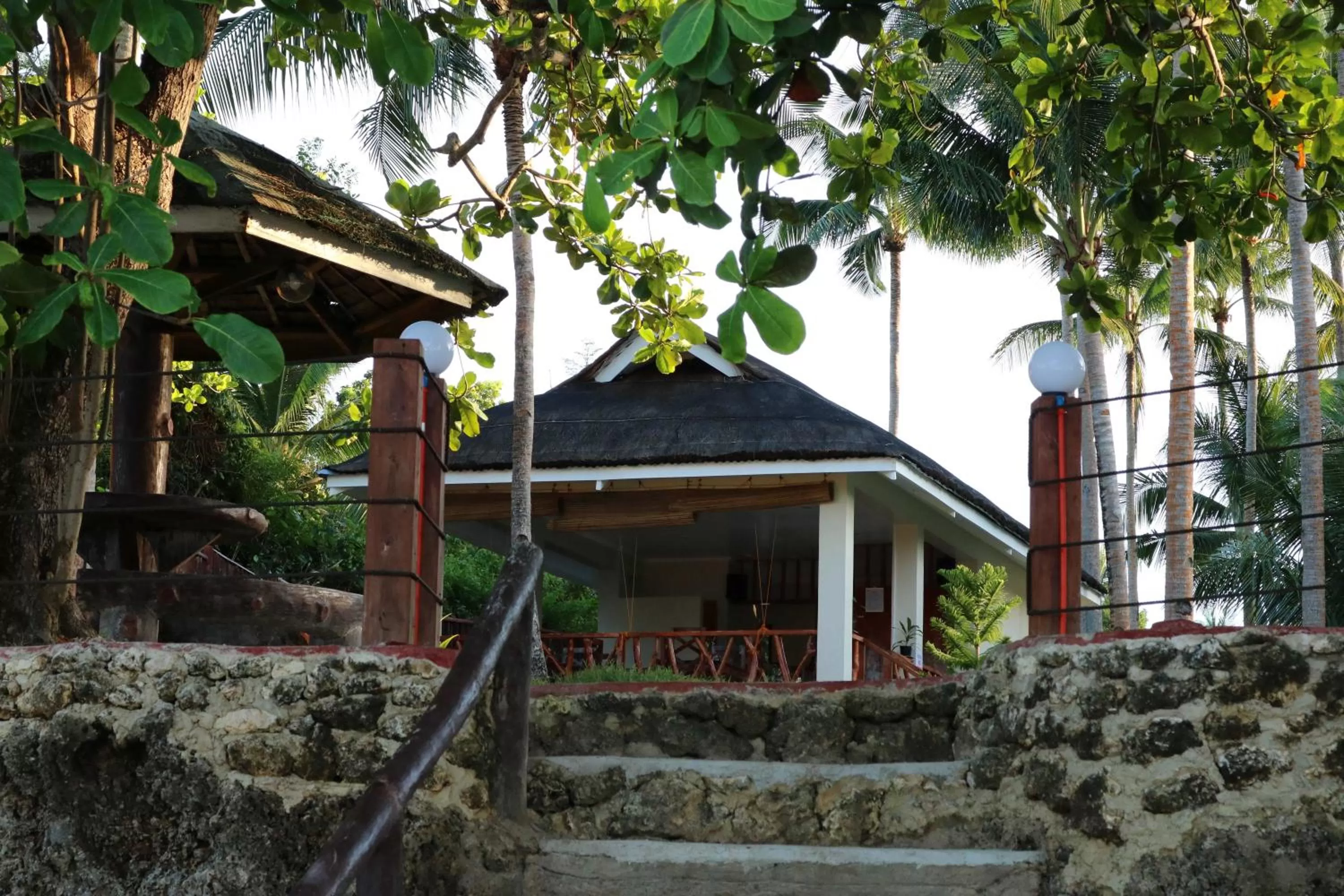 Restaurant/places to eat in D's Oceanview Beach Resort