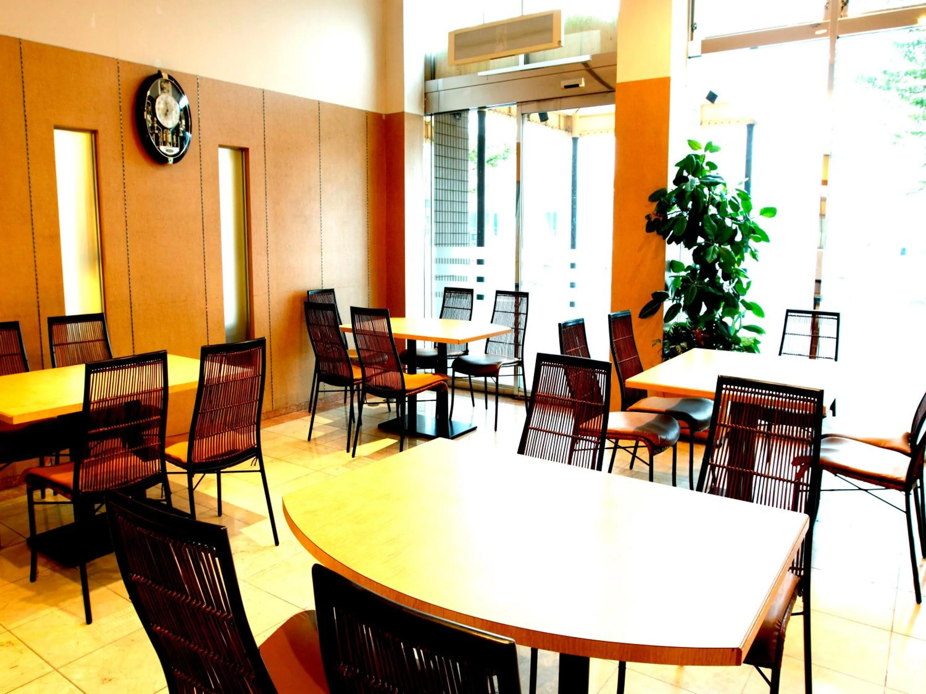 Restaurant/places to eat in APA Hotel Sagaeki Minamiguchi