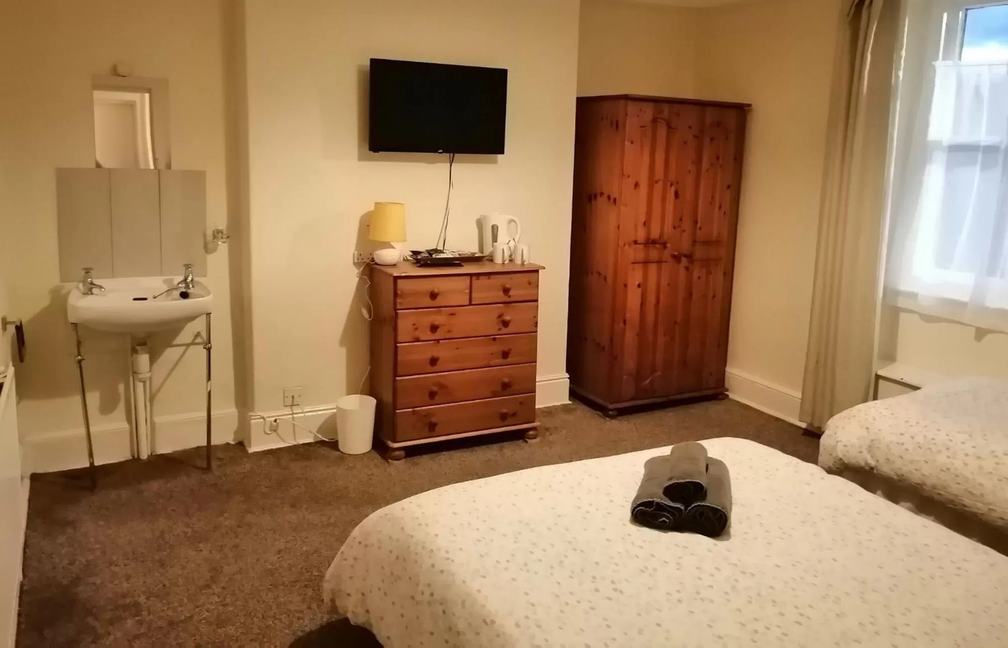 Bed in The Parkers Arms - The home of Cattlemans Steakhouse