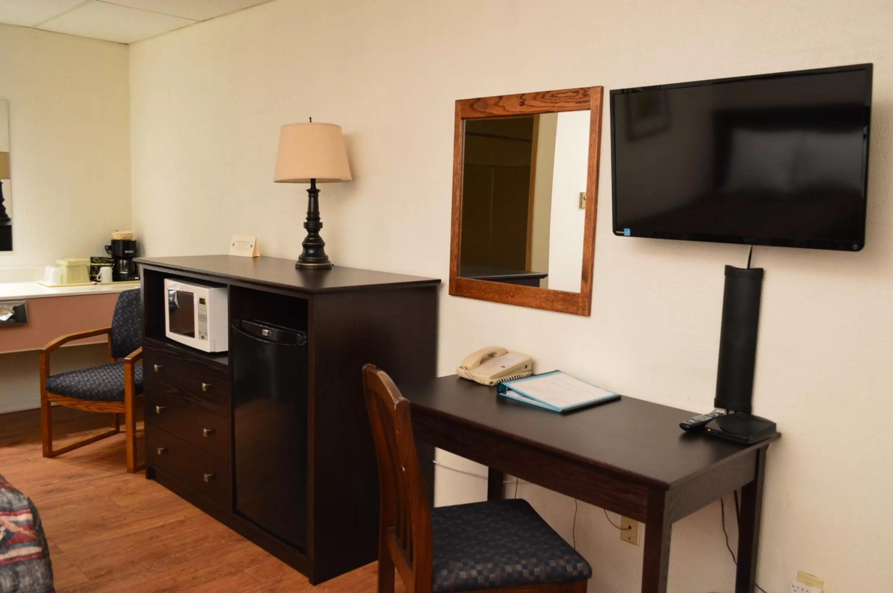 Queen Room in Western Traveller Motel