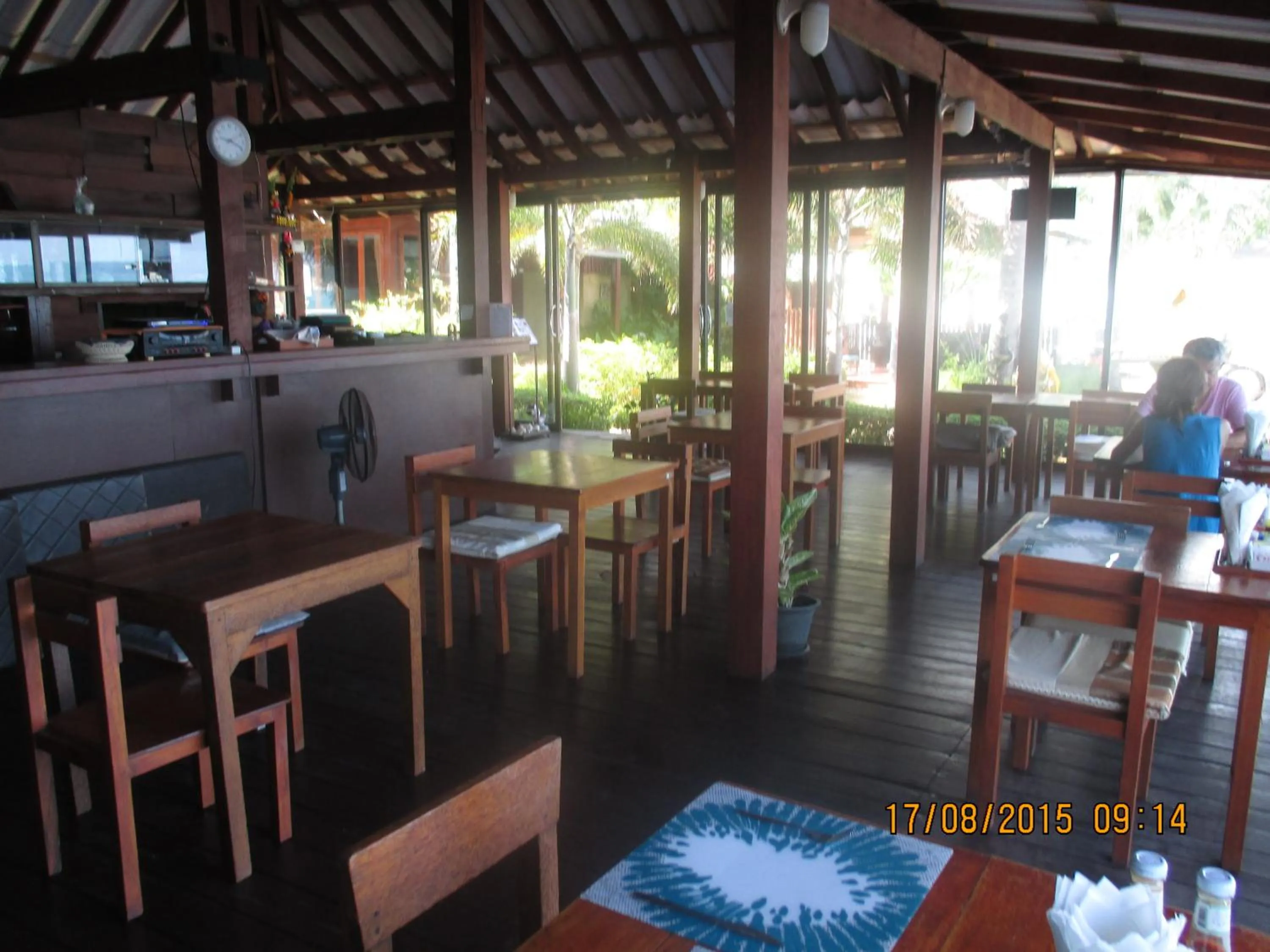 Restaurant/places to eat in Lipa Bay Resort